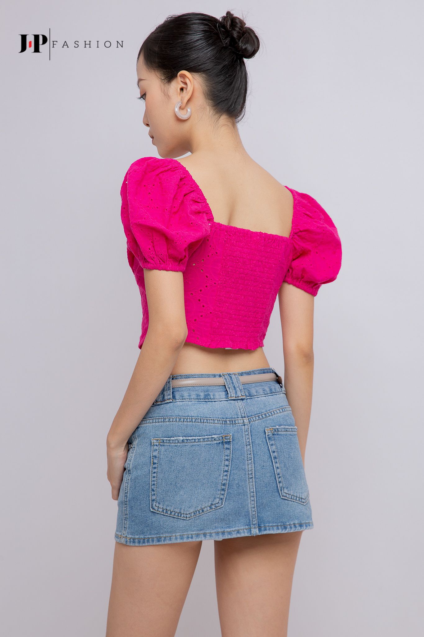 Sơ mi croptop