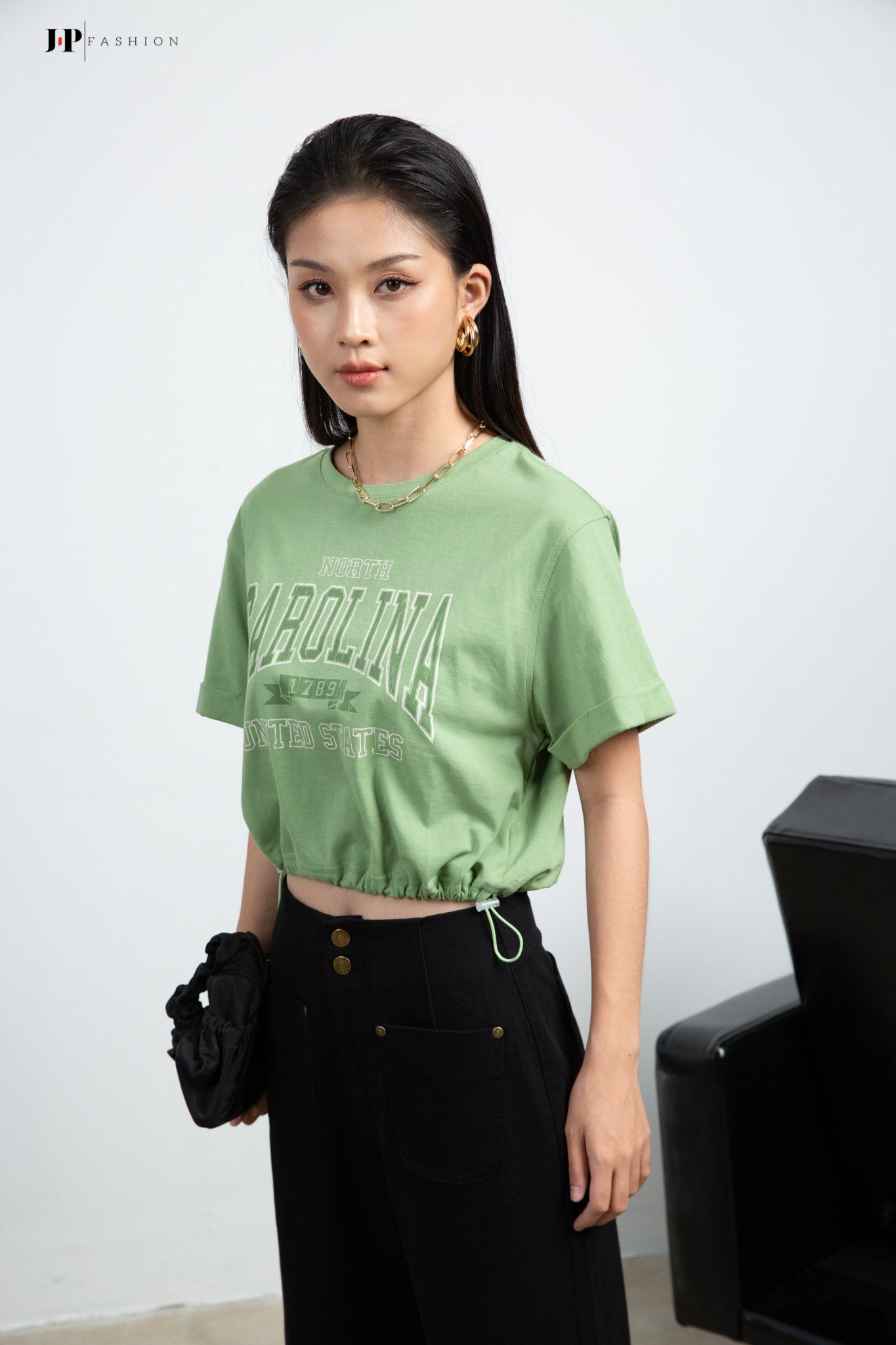 Áo thun chữ ngắn tay