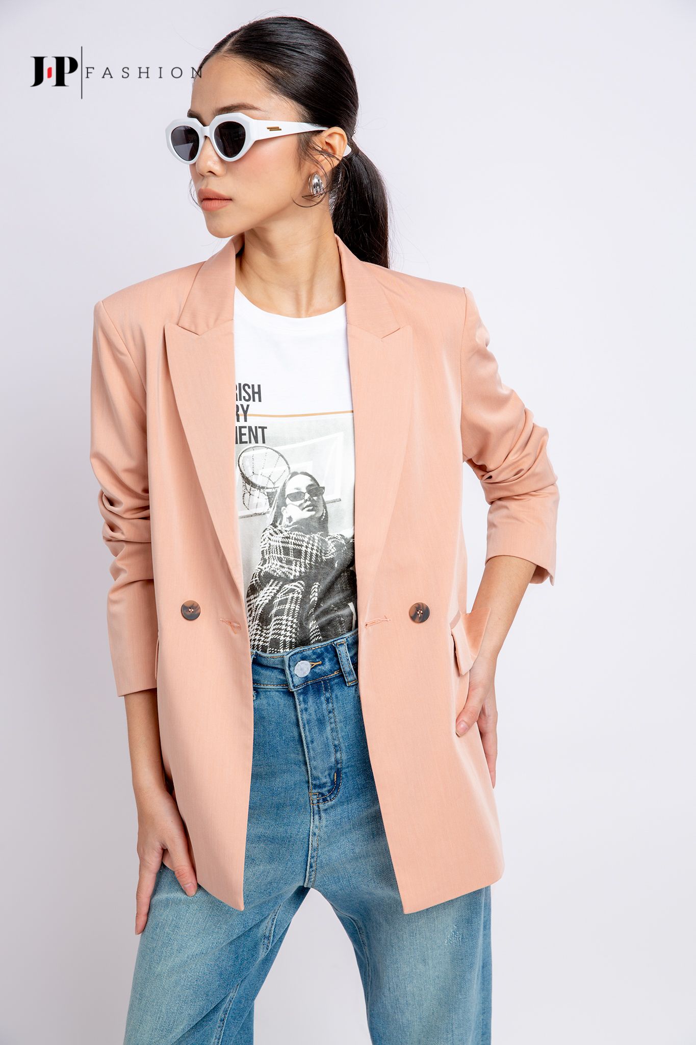Khoác vest nữ thanh lịch