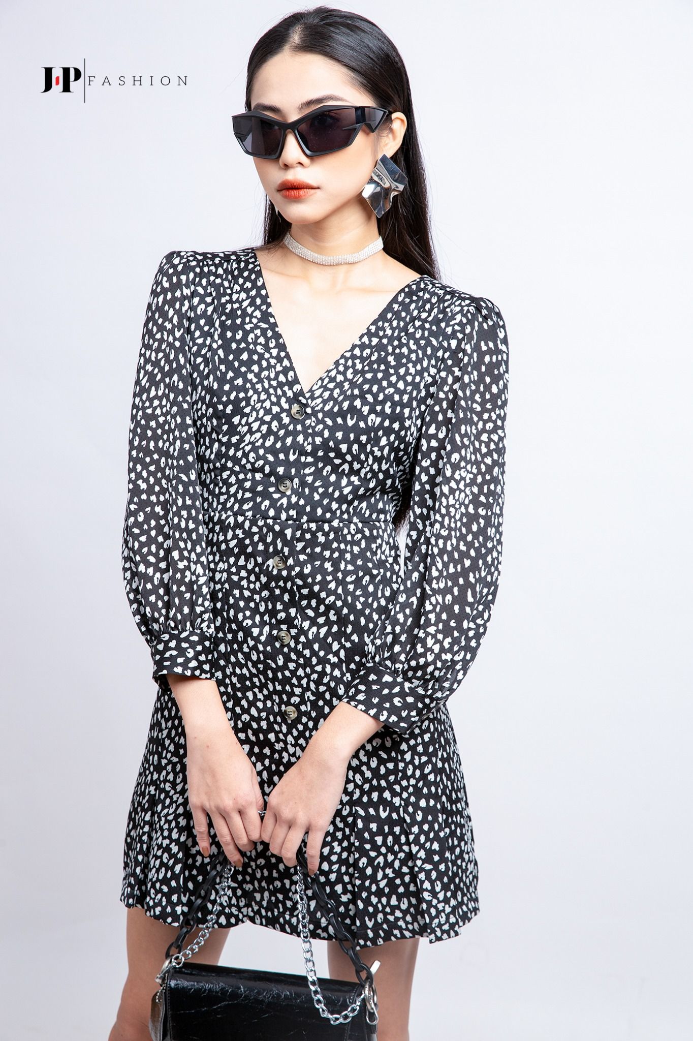 Đầm kiểu dài tay