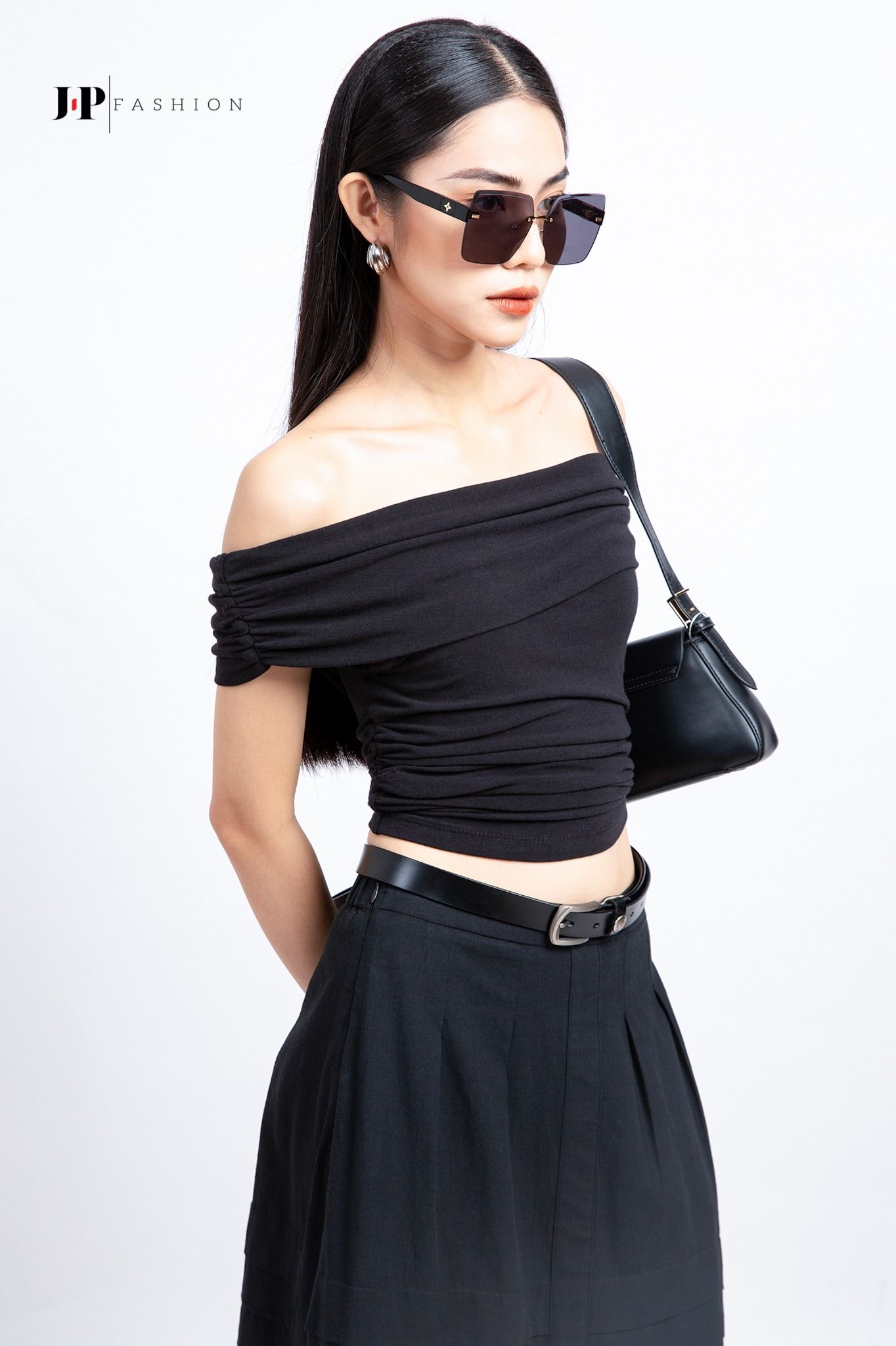 Áo thun bẹt vai