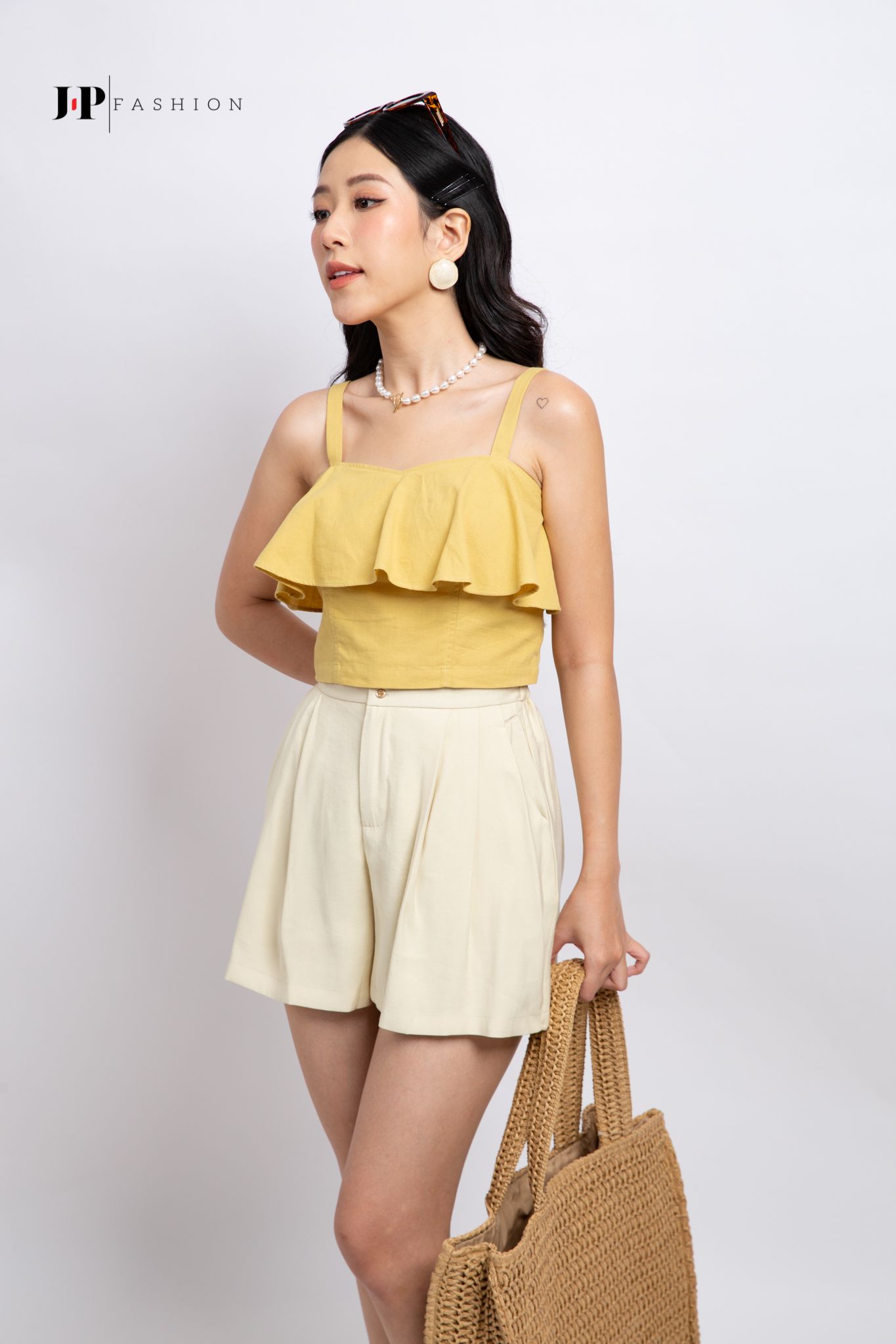 Quần short ngắn