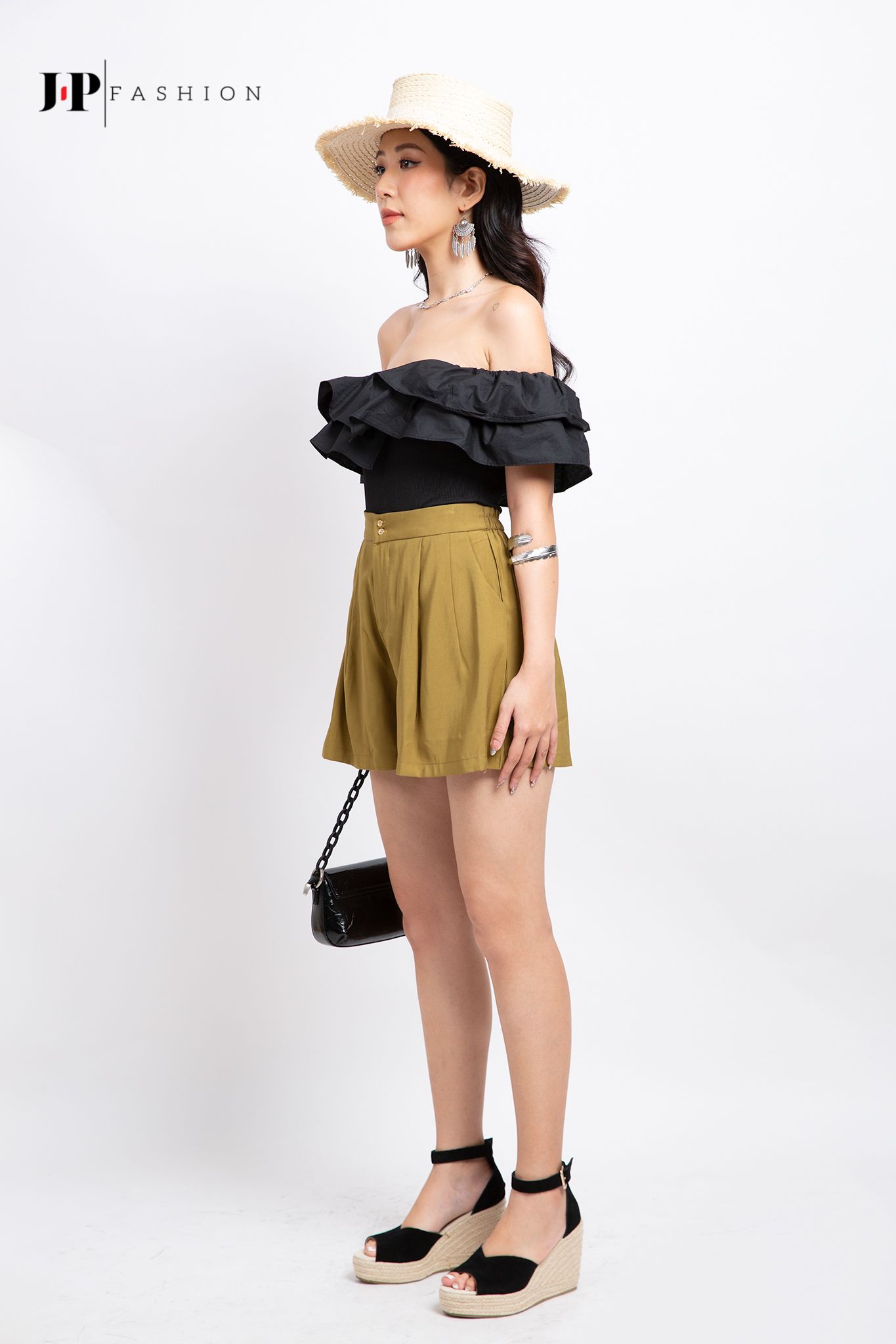 Quần short ngắn