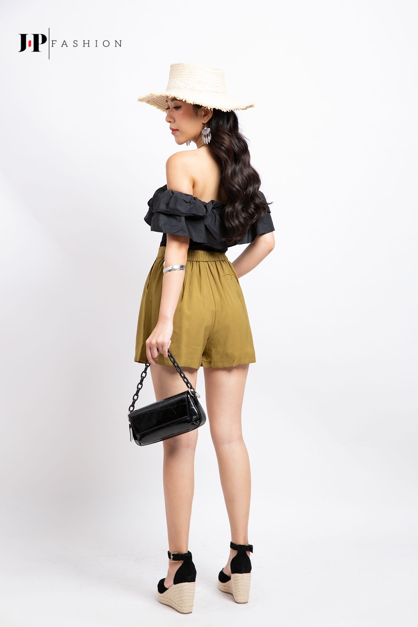 Quần short ngắn