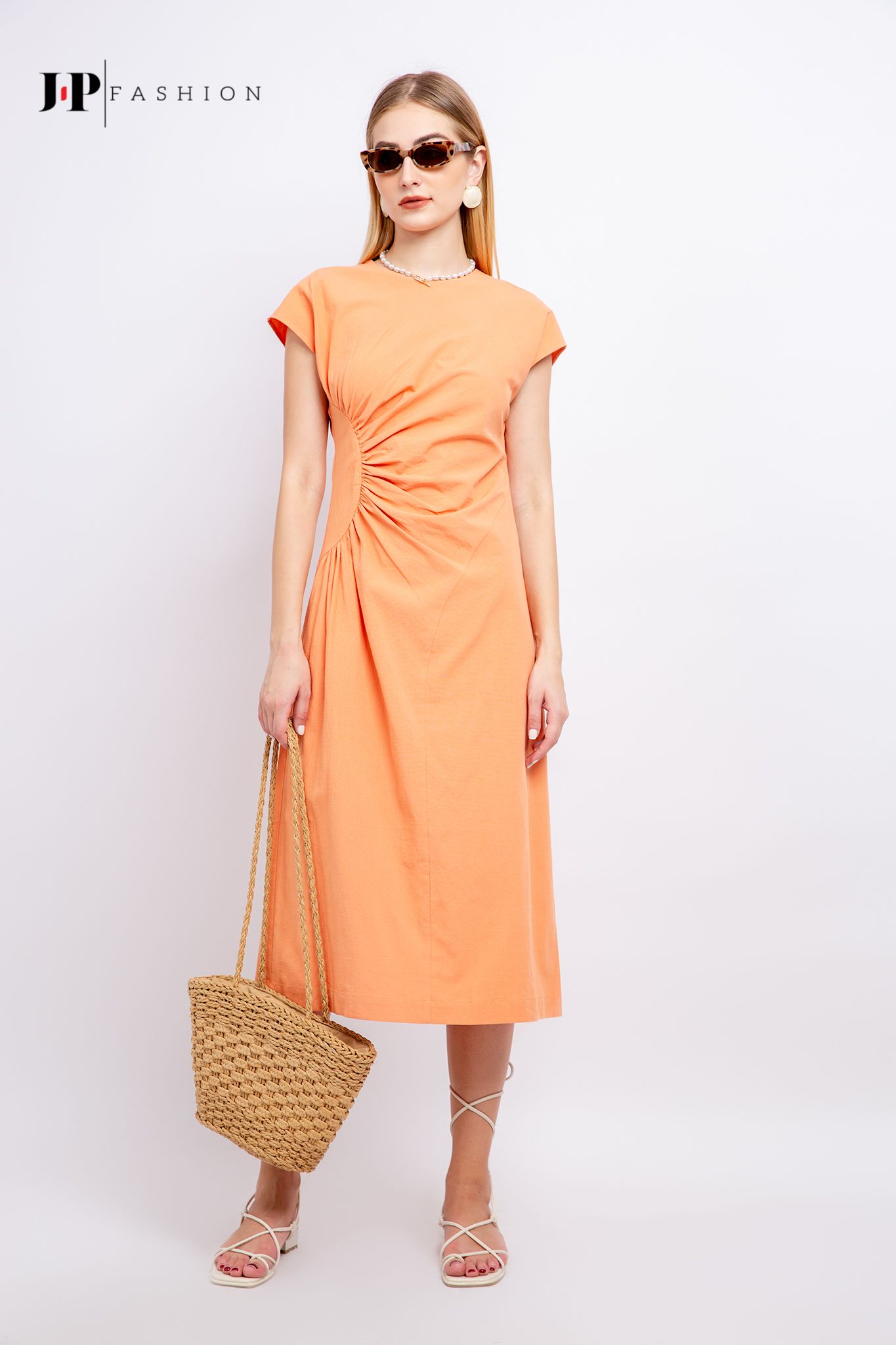 Đầm midi ngắn tay