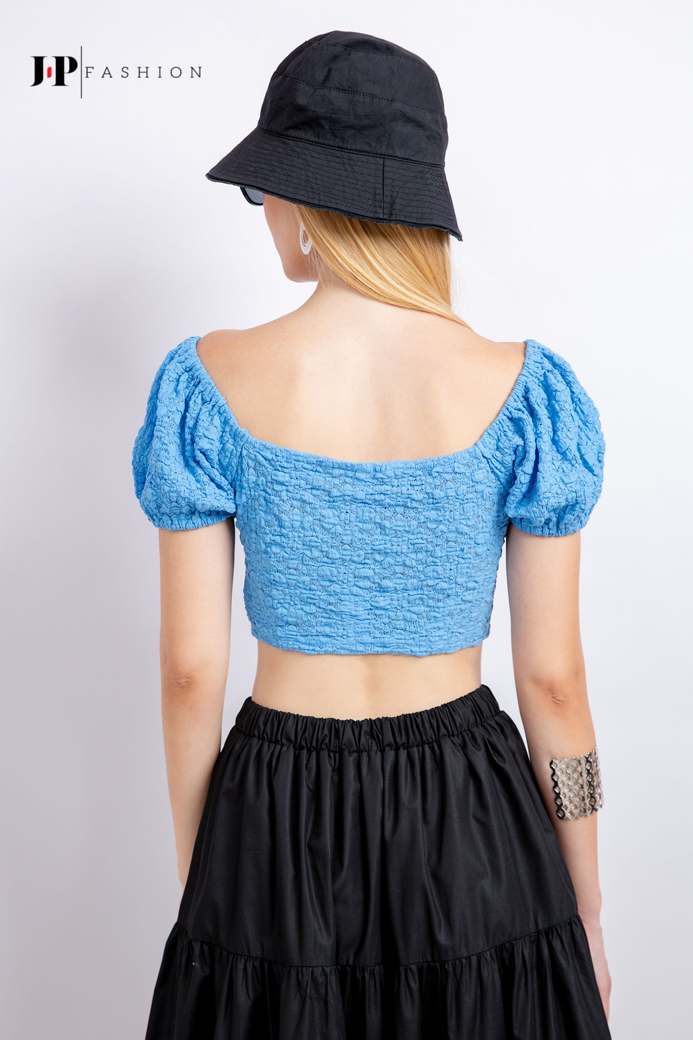 Sơ mi croptop ngắn tay