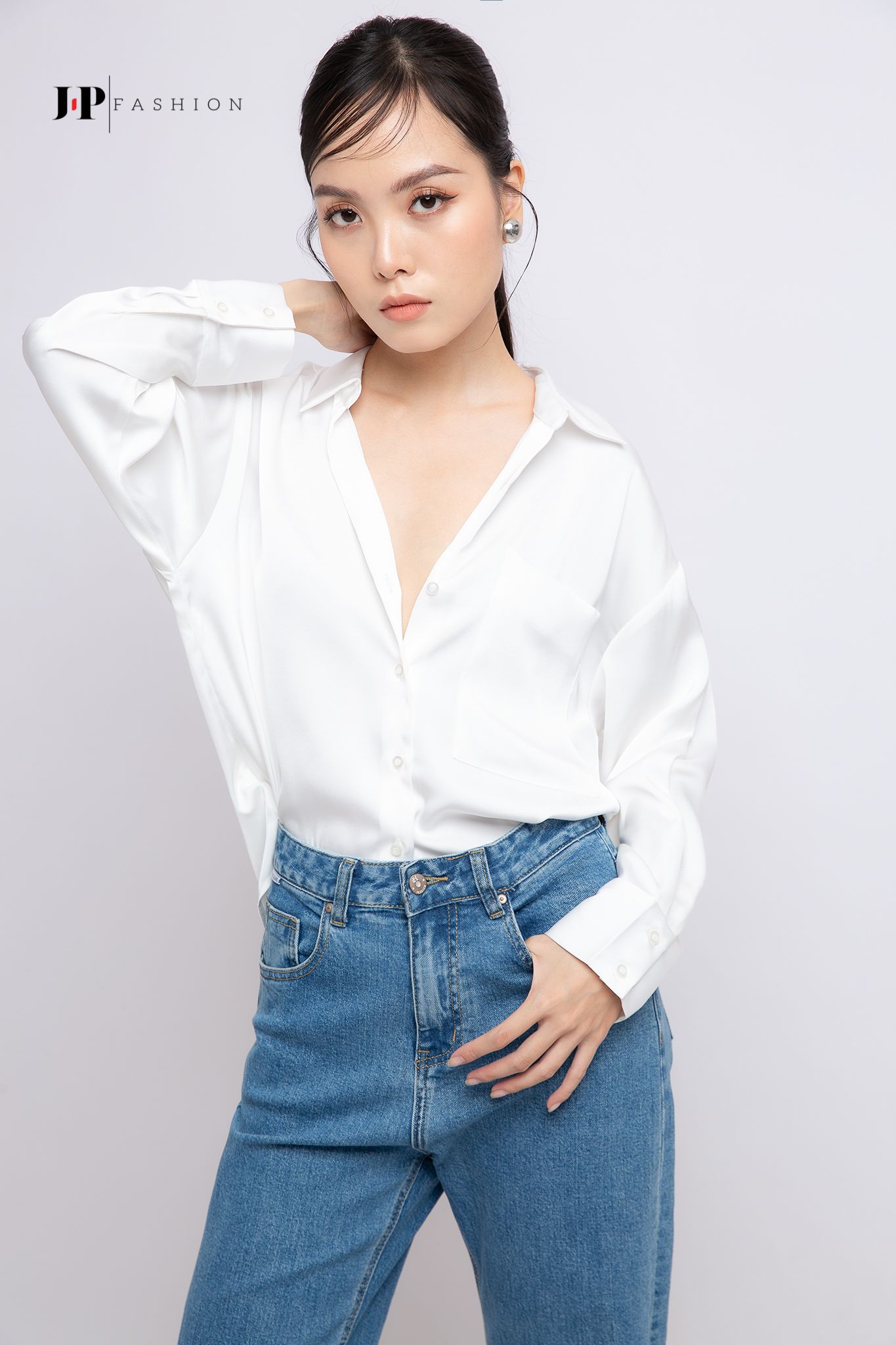 Áo sơ mi trơn tay dài