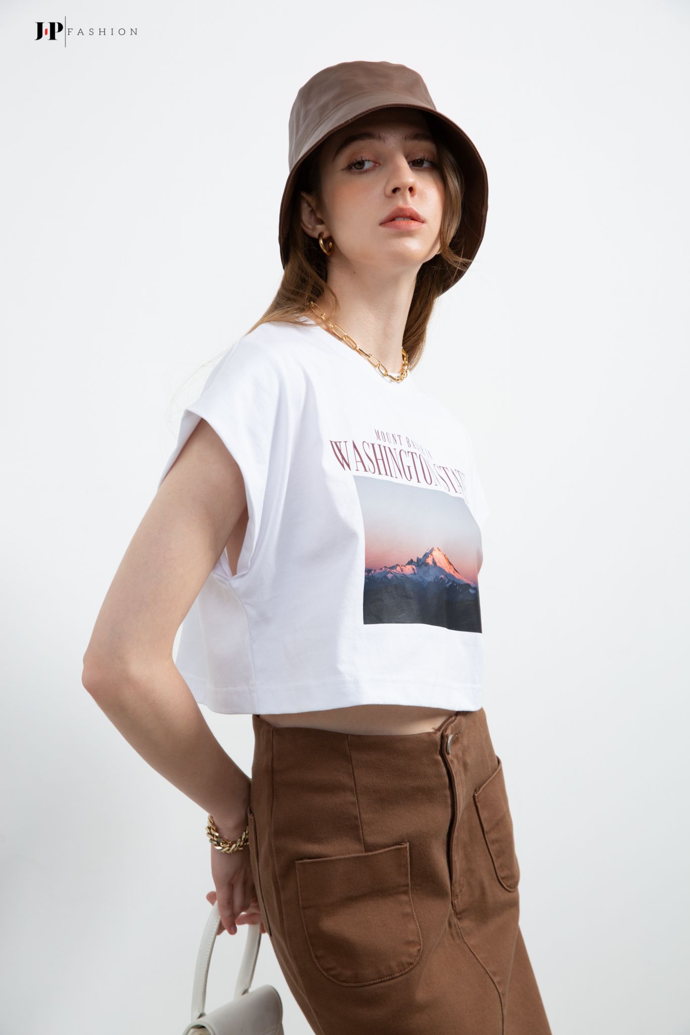 Áo thun hình ngắn tay