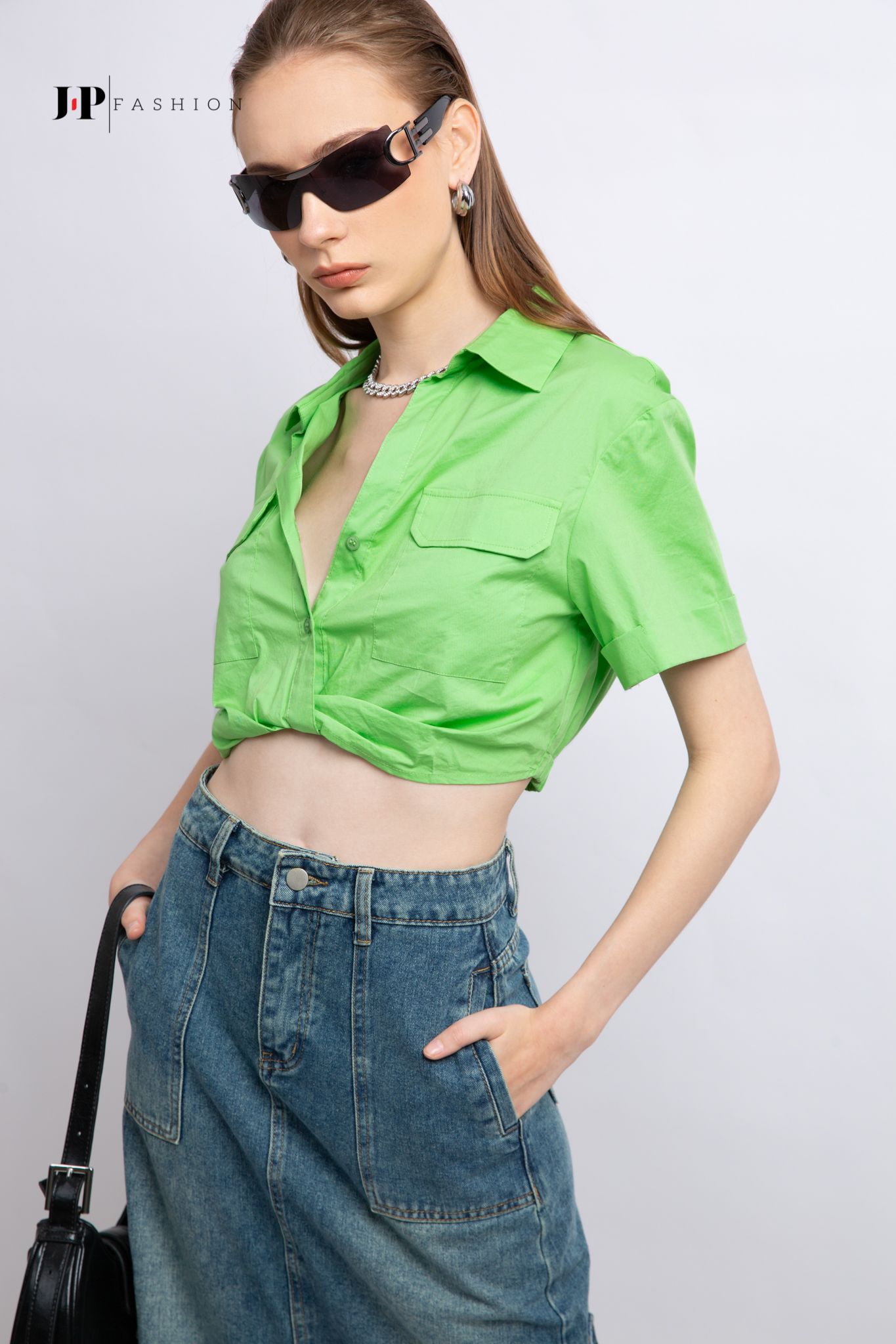 Sơ mi croptop ngắn tay