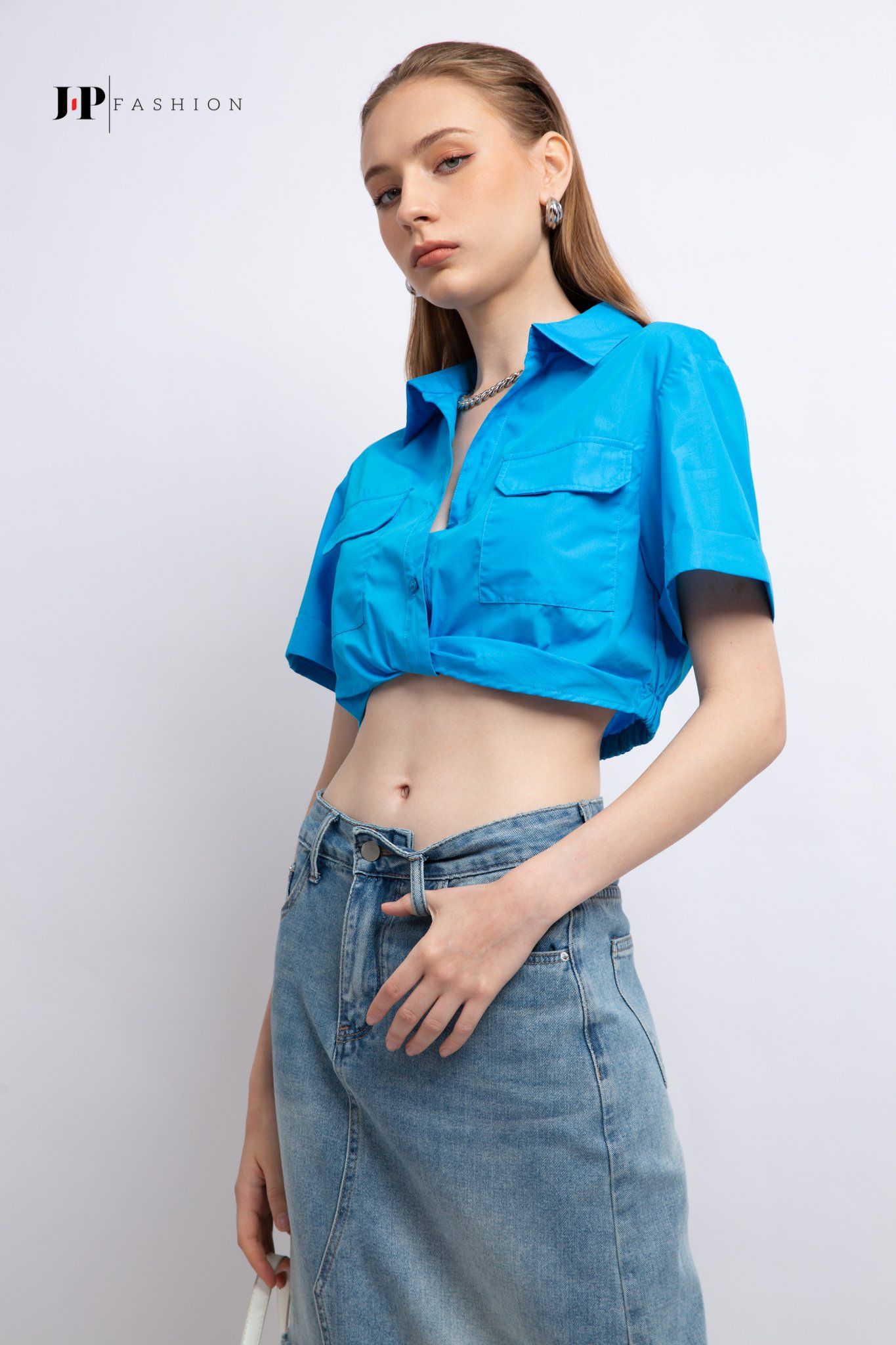 Sơ mi croptop ngắn tay