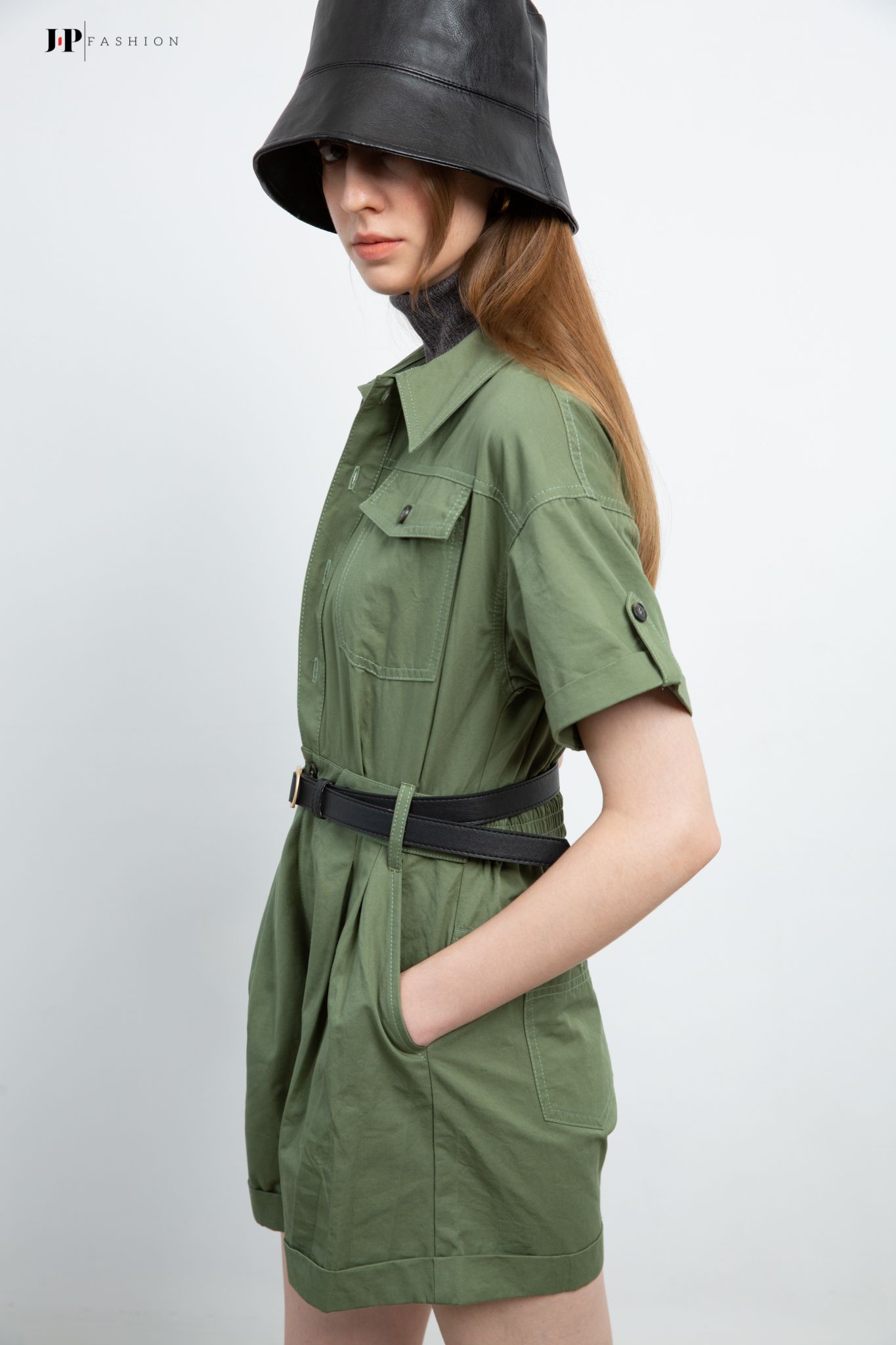  Jumpsuit ngắn tay 