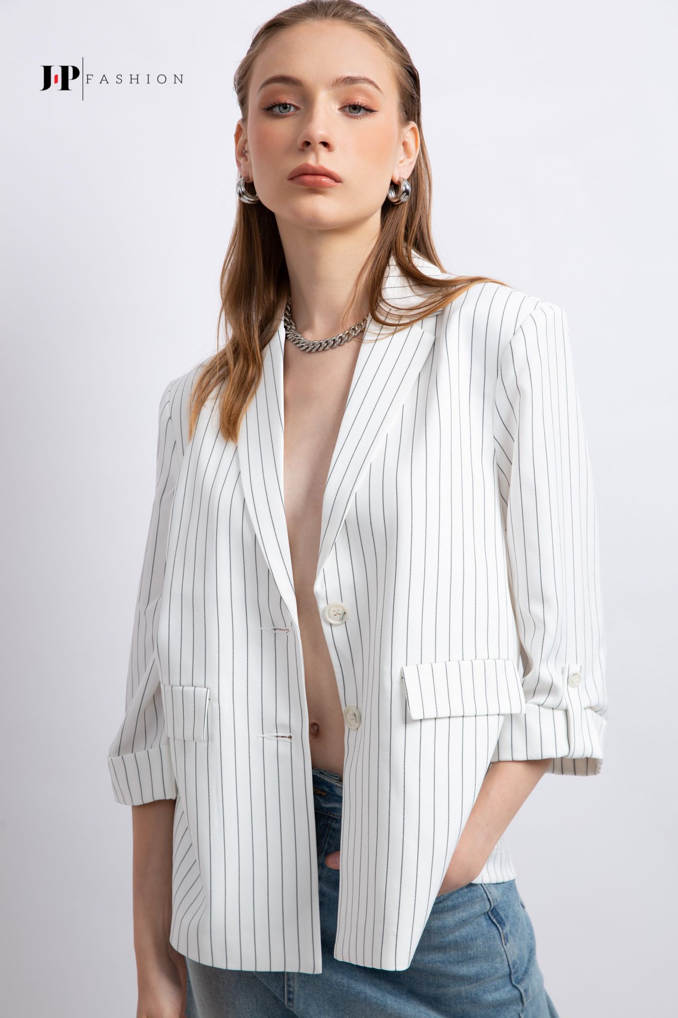 Khoác vest tay lở