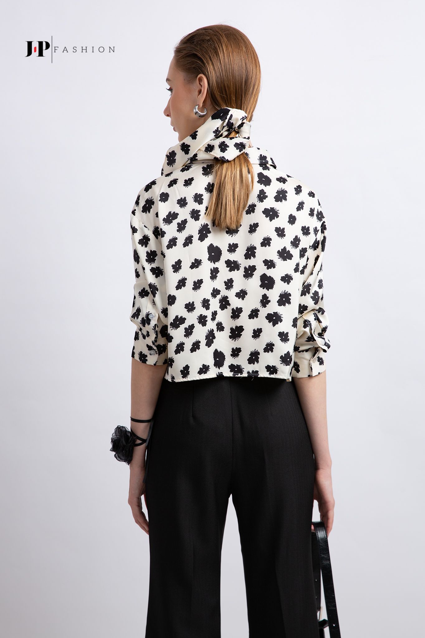 Sơ mi croptop dài tay