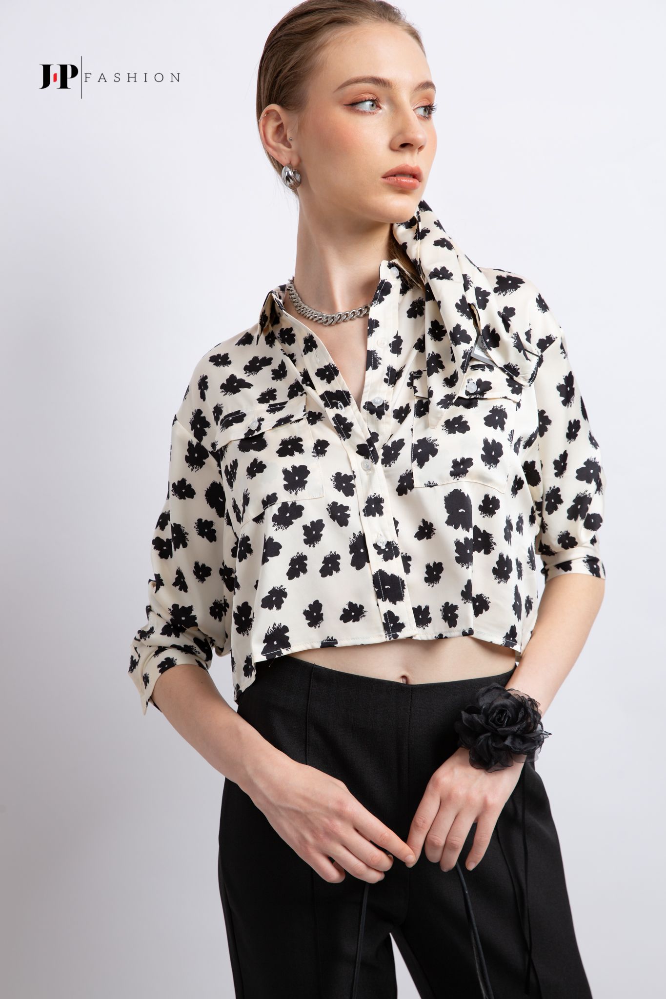 Sơ mi croptop dài tay