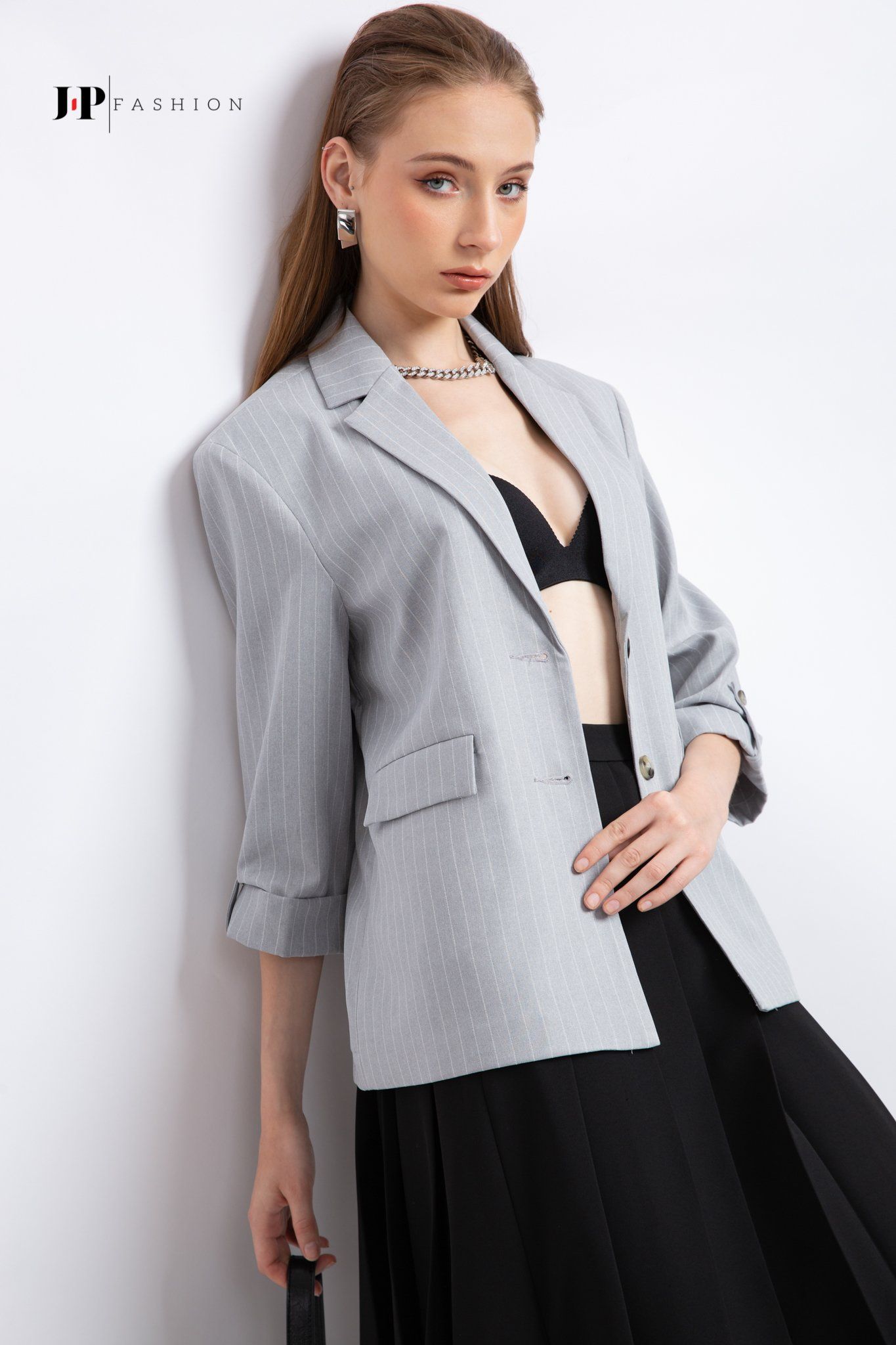 Khoác vest tay lở