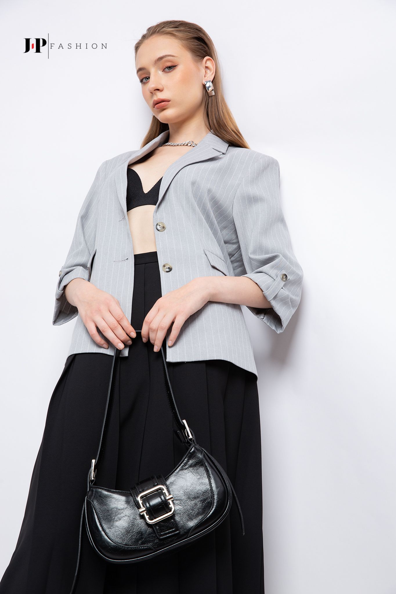 Khoác vest tay lở