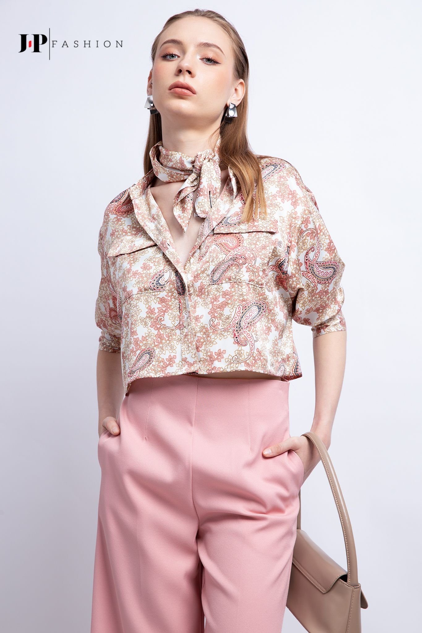 Sơ mi croptop dài tay