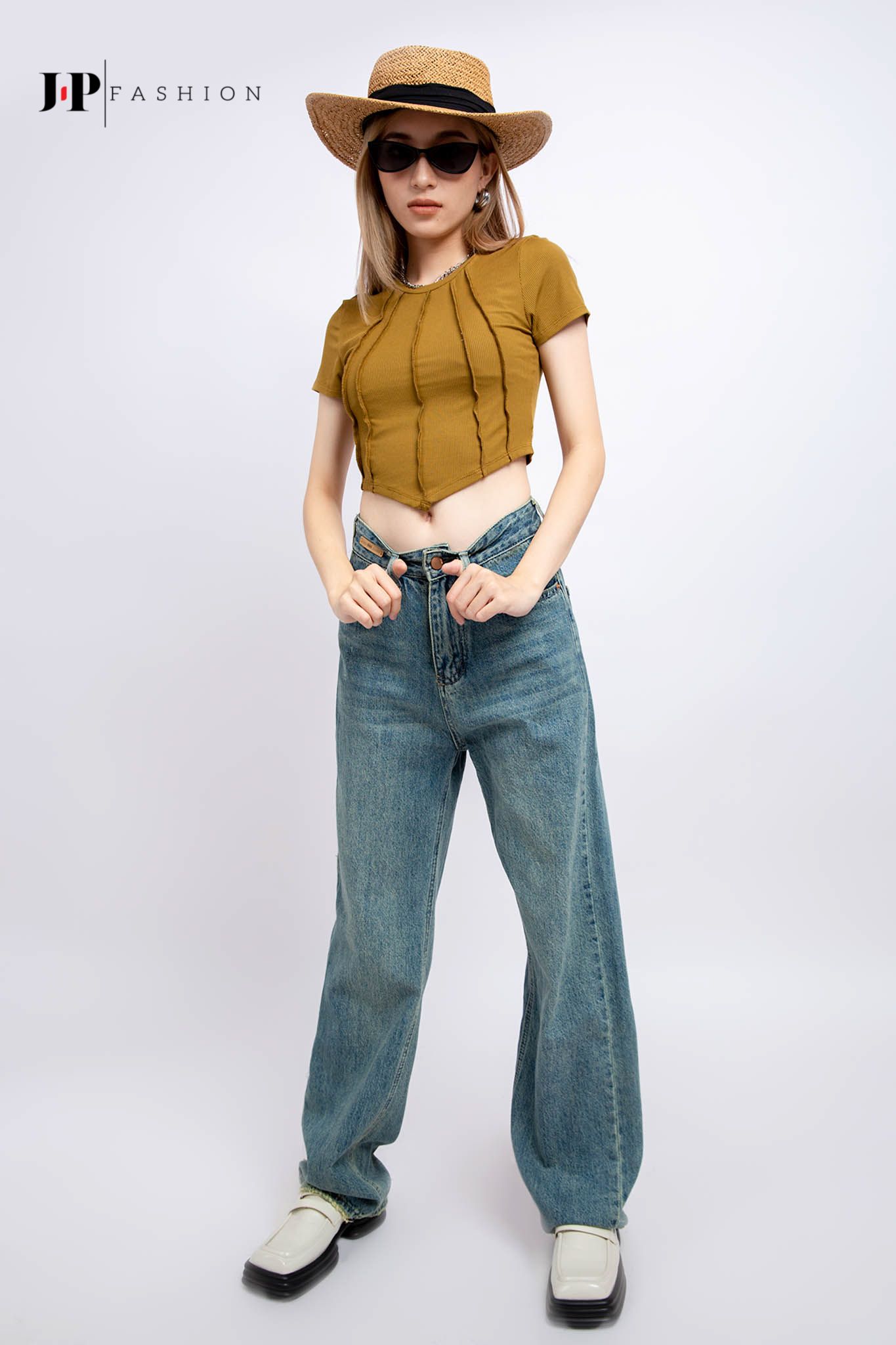 Áo thun croptop