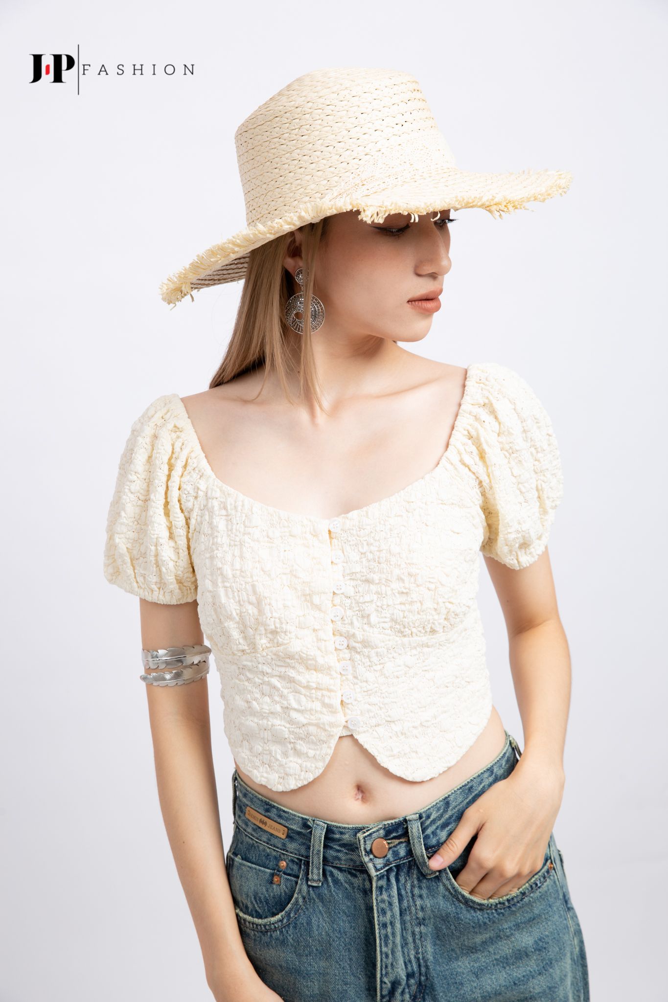 Sơ mi croptop ngắn tay