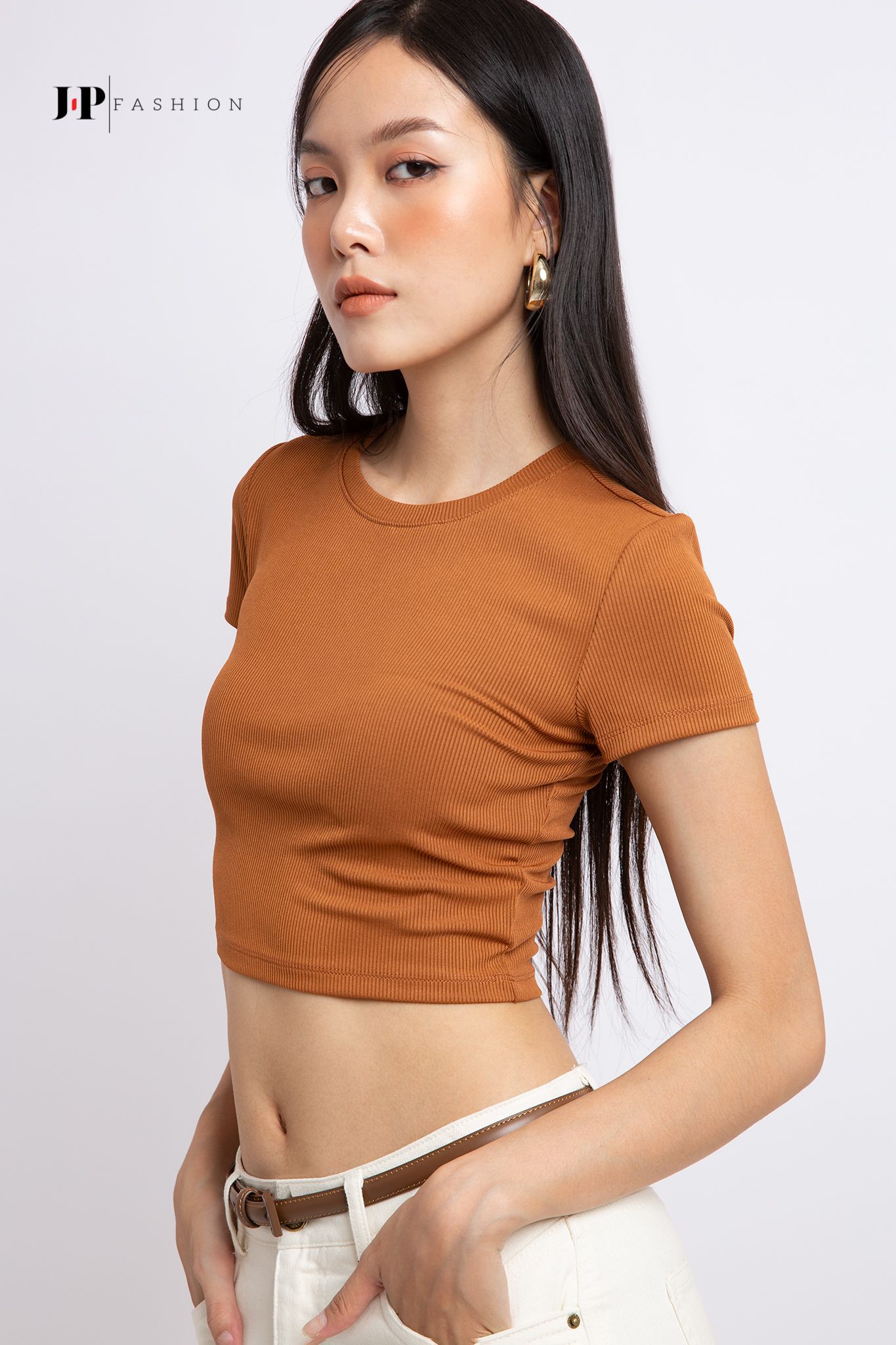 Áo thun croptop