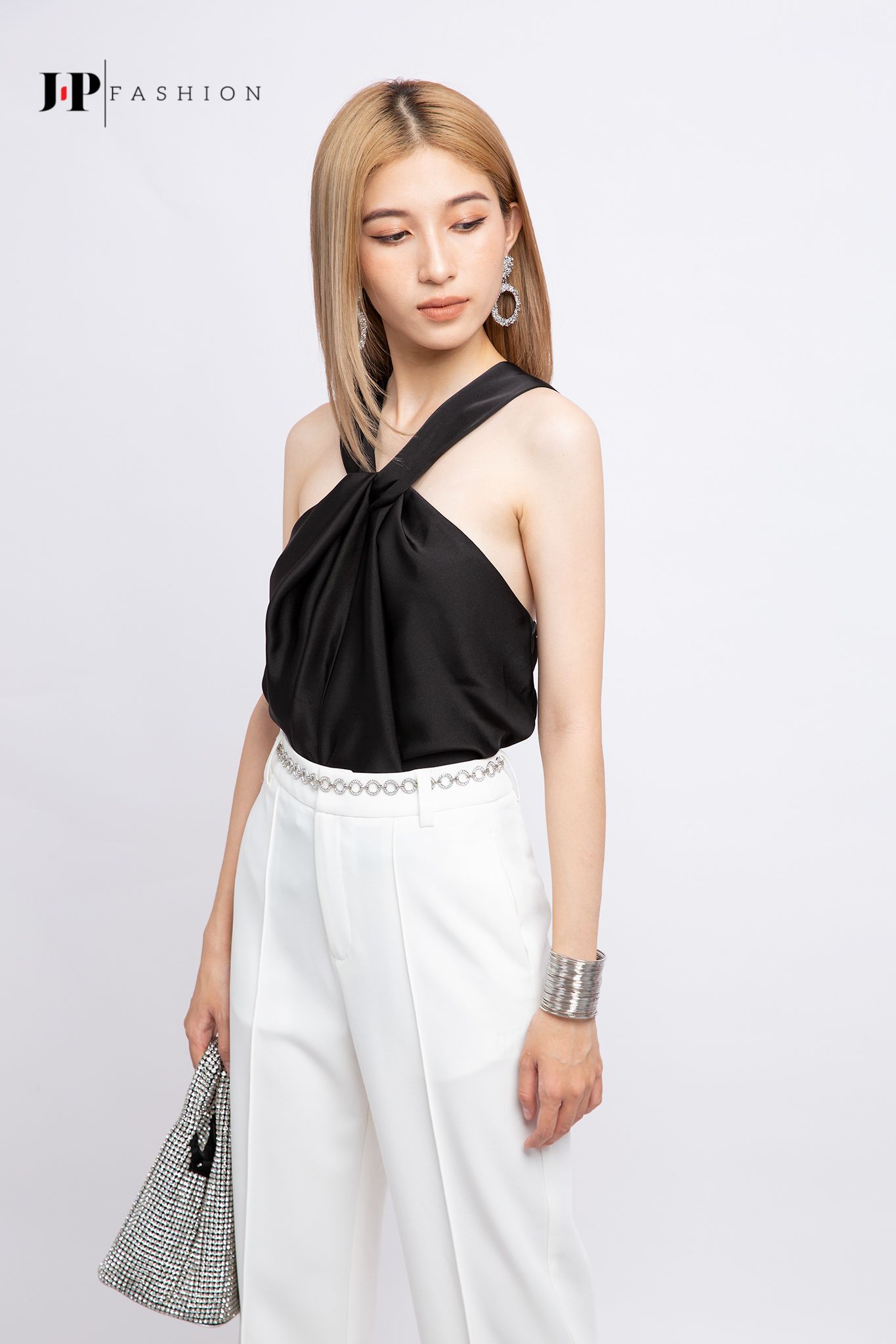 Sơ mi cổ yếm