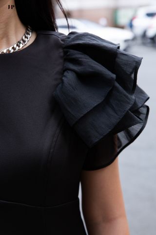 Đầm kiểu ngắn tay