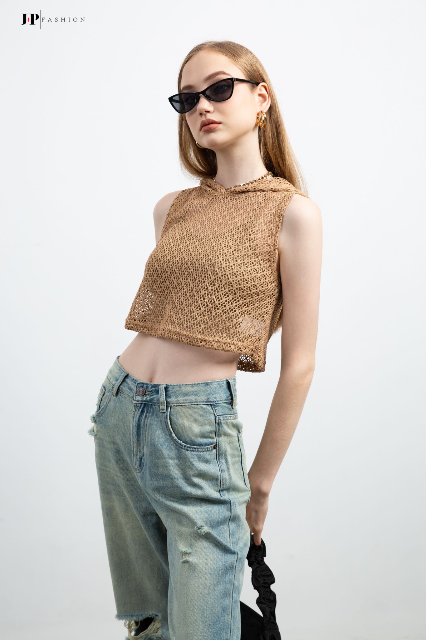 Áo thun lưới phối nón