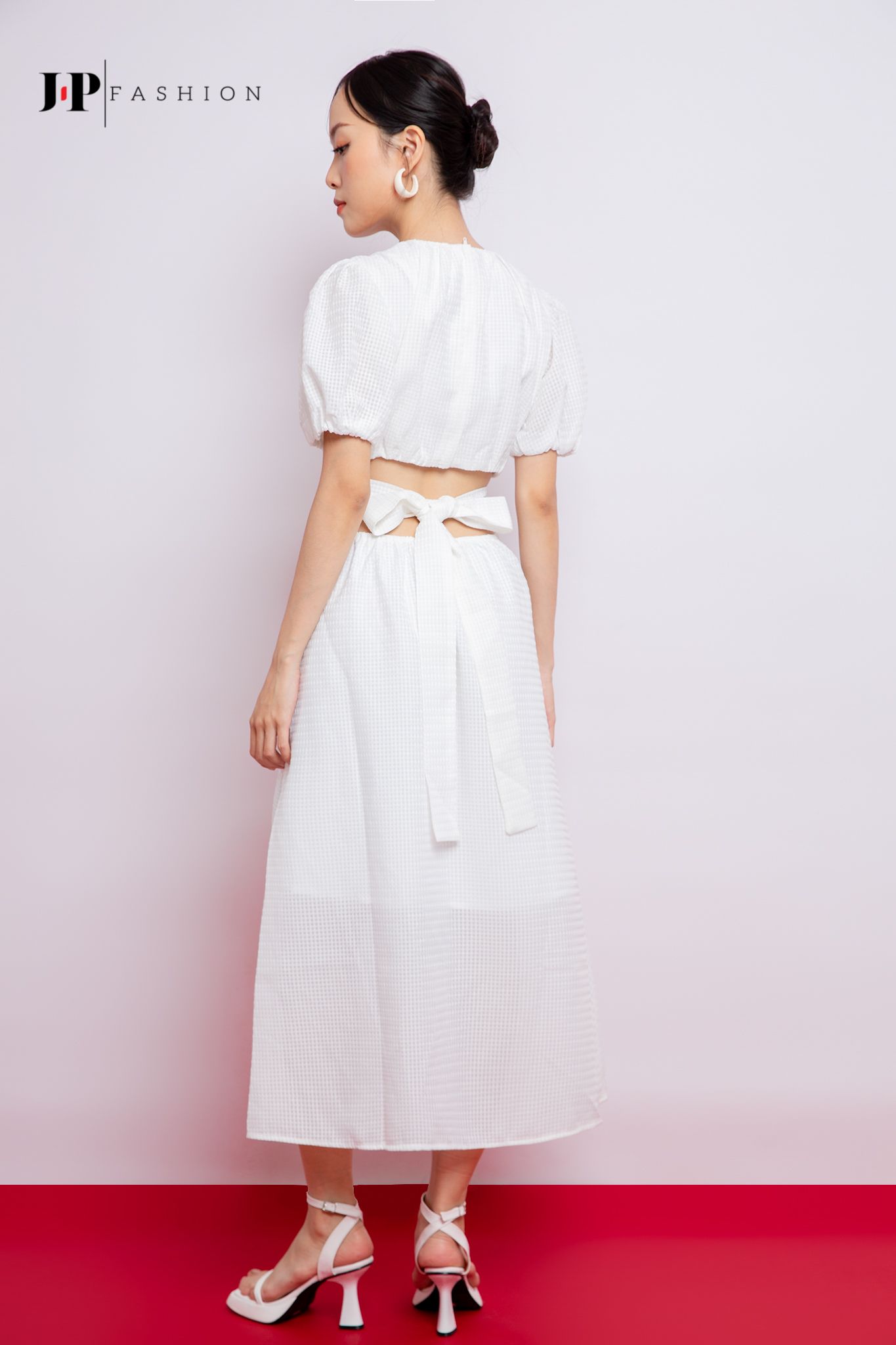 Đầm midi ngắn tay