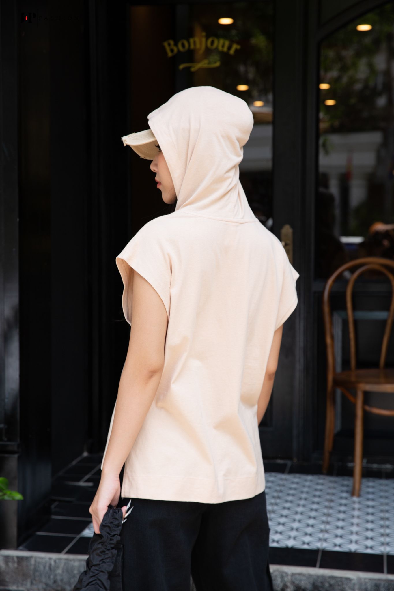 Áo thun nón sát nách