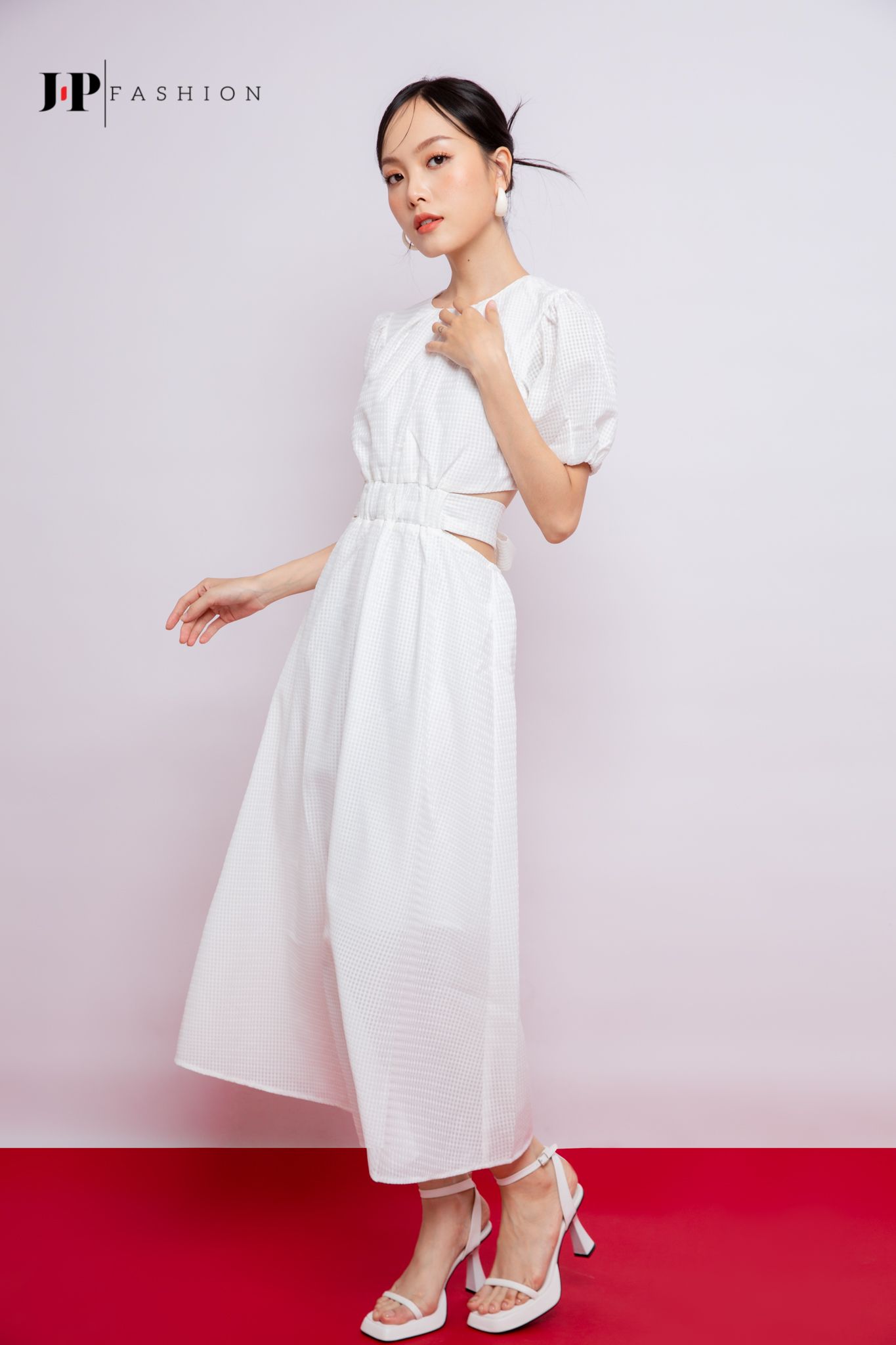 Đầm midi ngắn tay