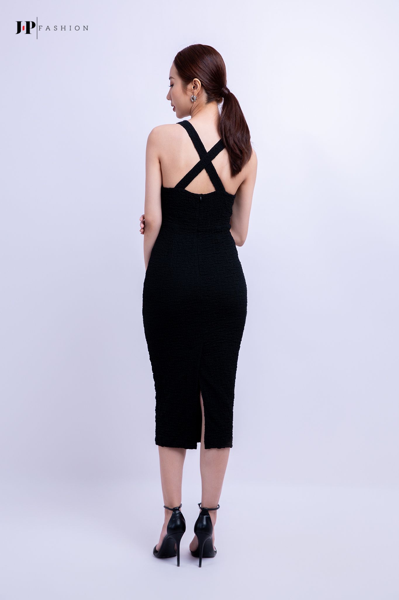 Đầm kiểu dây