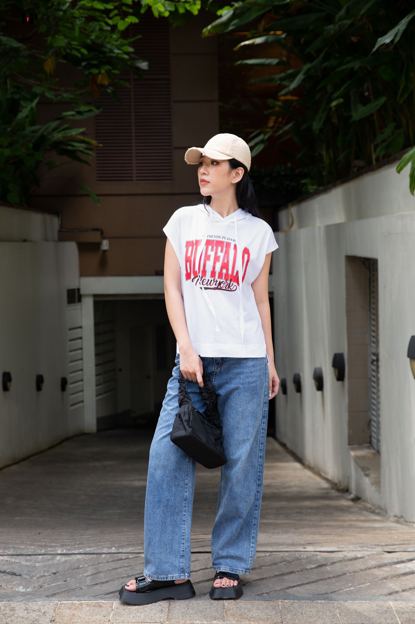 Áo thun nón sát nách