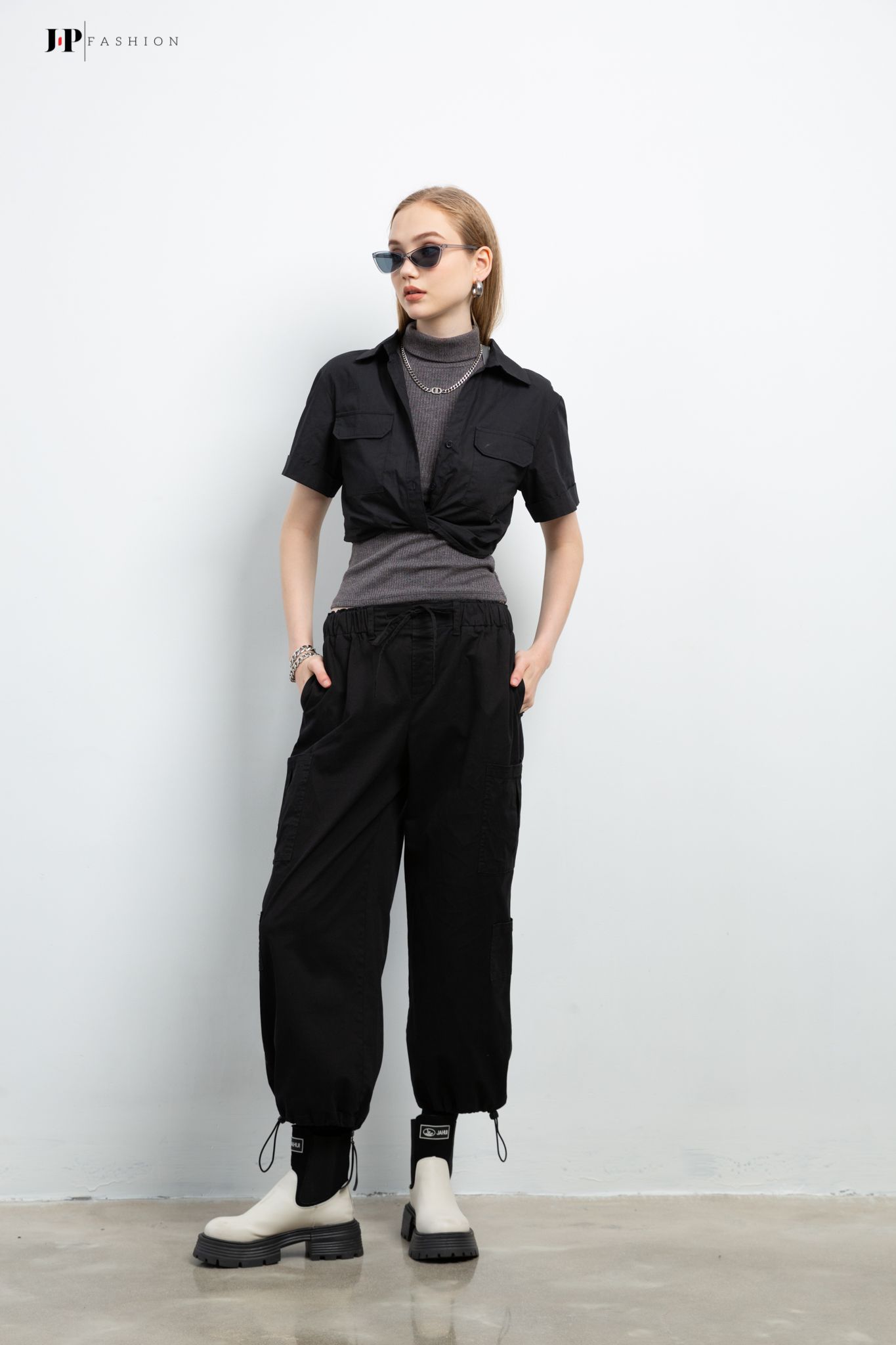 Sơ mi croptop ngắn tay