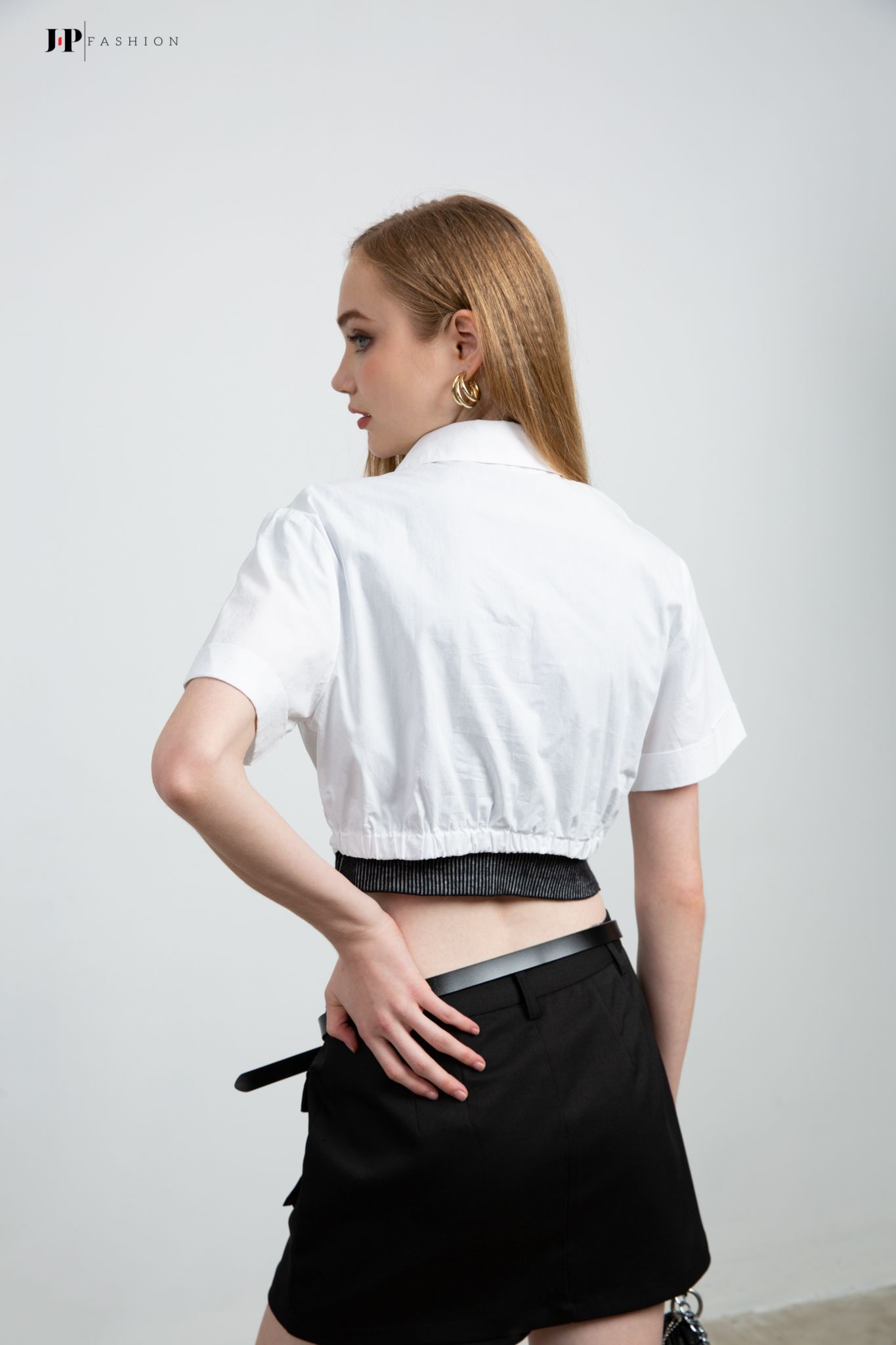Sơ mi croptop ngắn tay