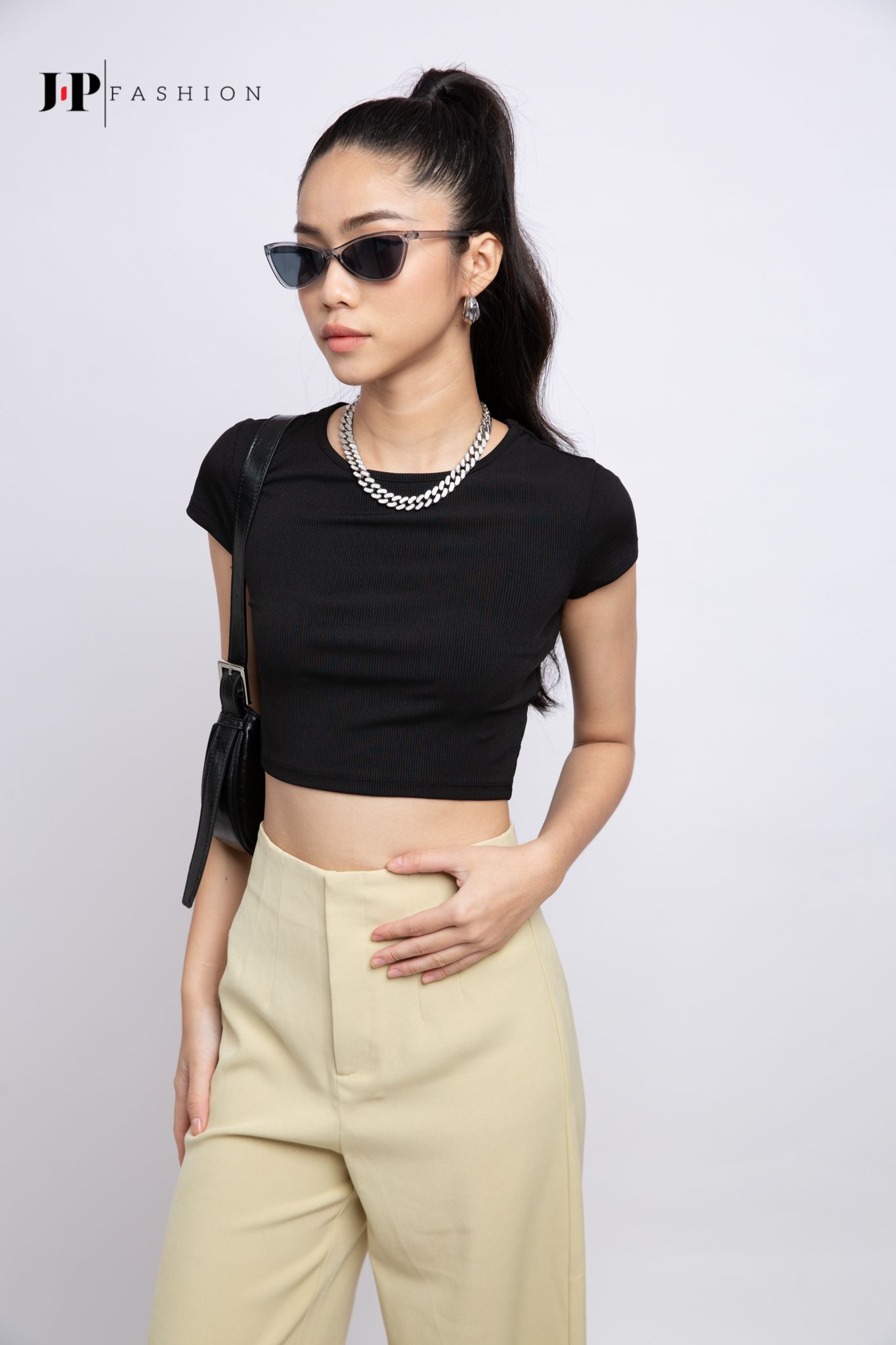  Áo thun croptop 