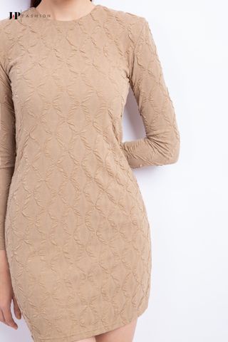 Đầm kiểu tay dài