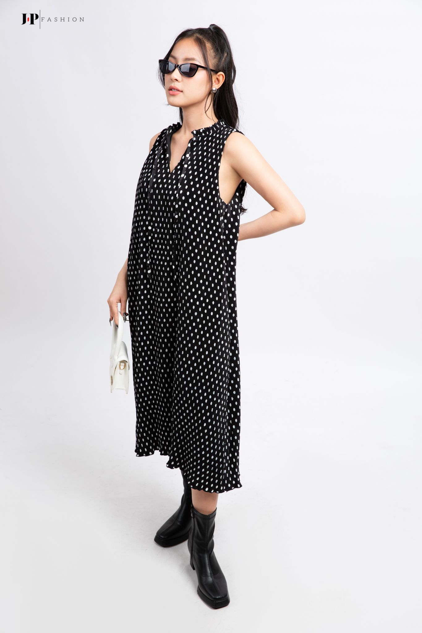 Đầm kiểu sát nách