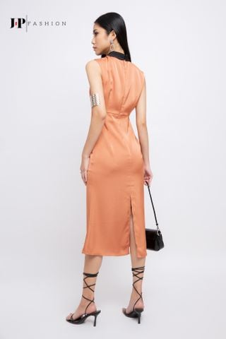 Đầm kiểu xẻ tà