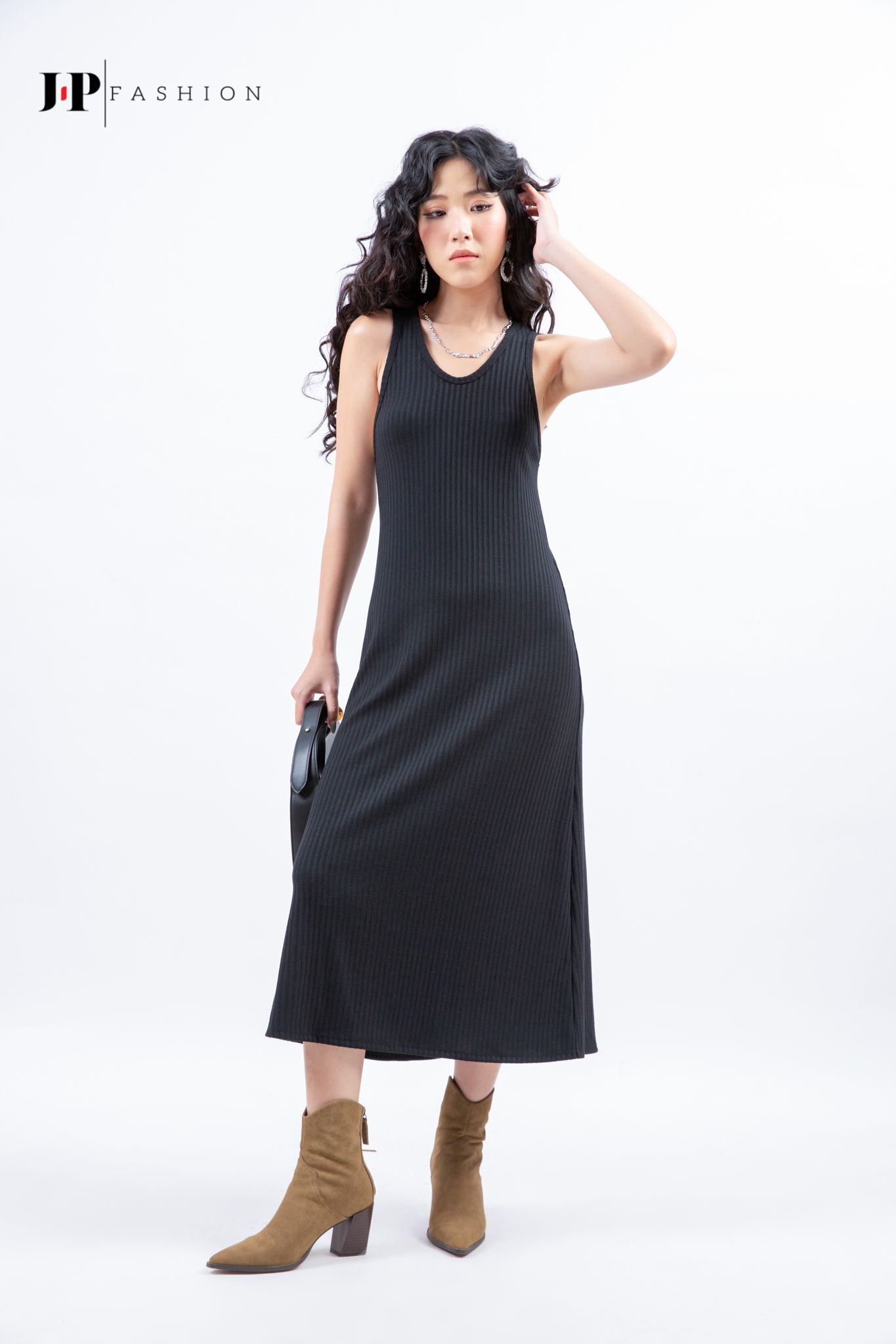 Đầm kiểu sát nách