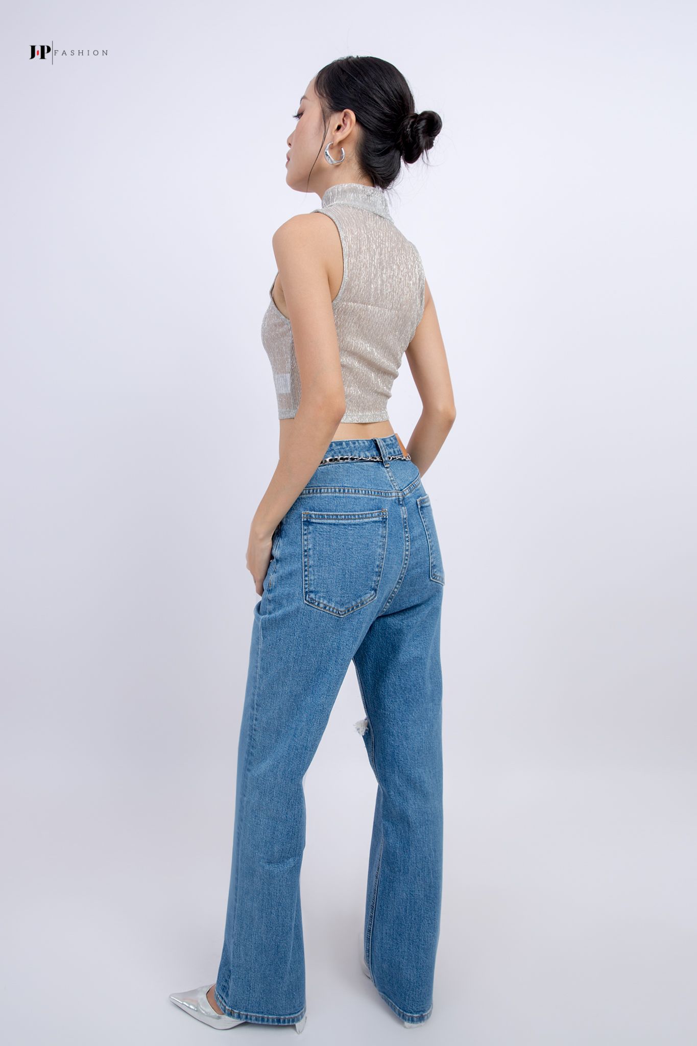 Áo thun cổ lọ