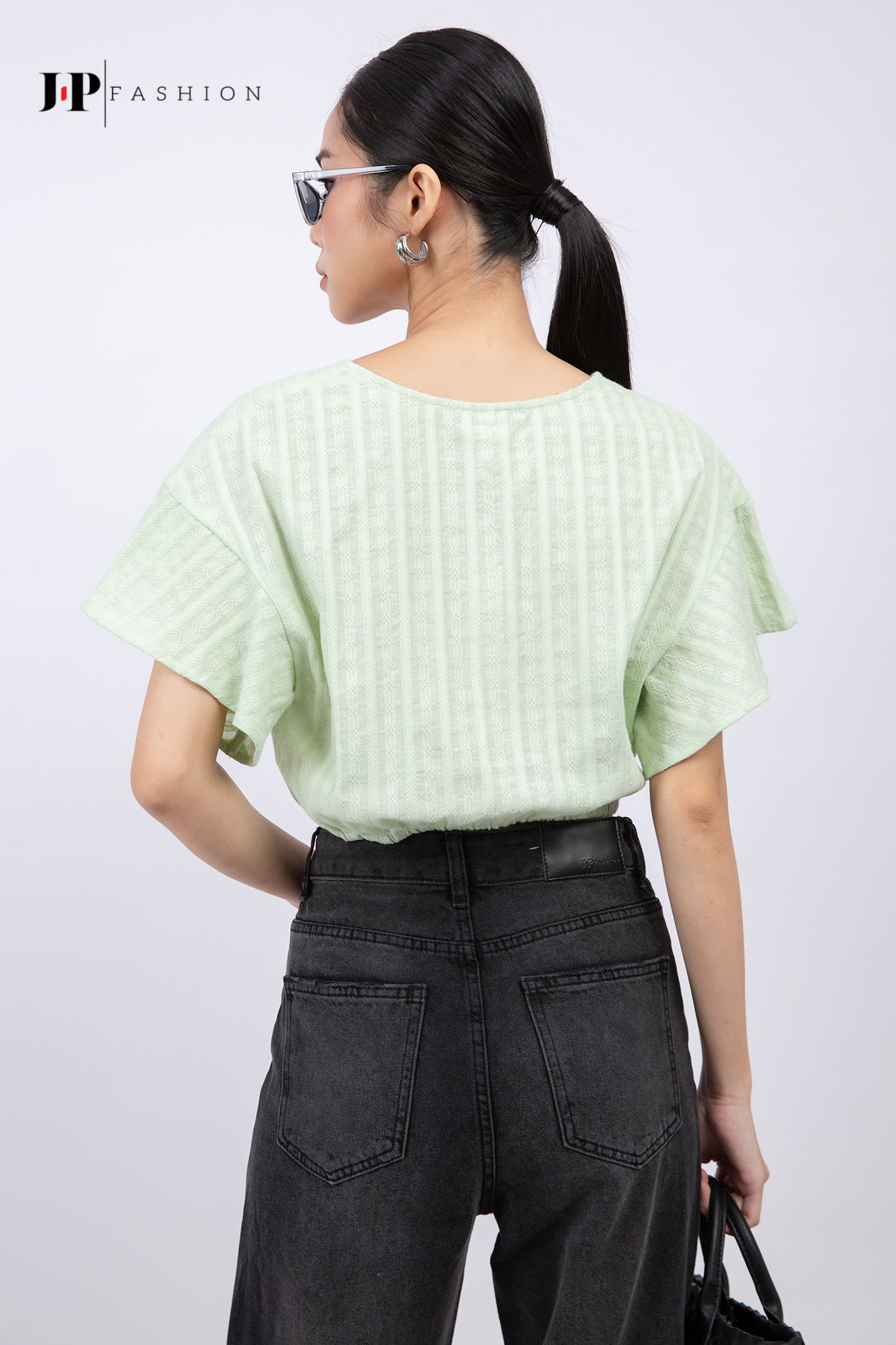 Sơ mi phom croptop