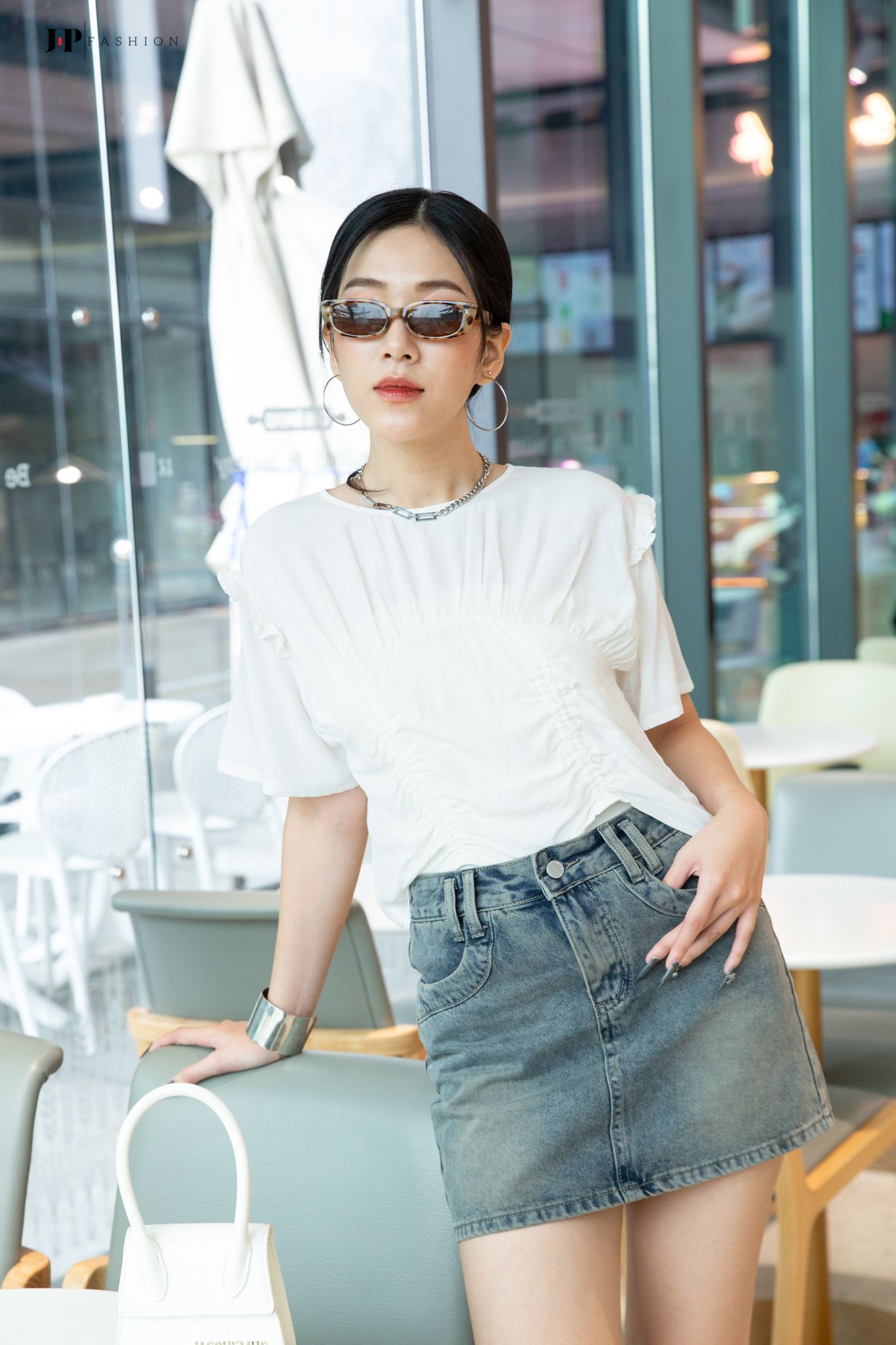Áo sơ mi kiểu ngắn tay