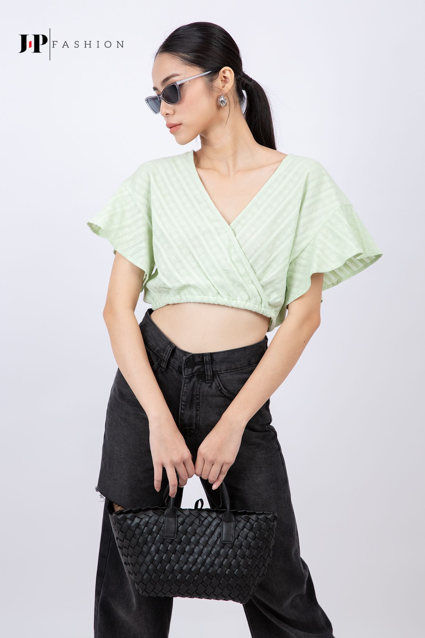 Sơ mi phom croptop