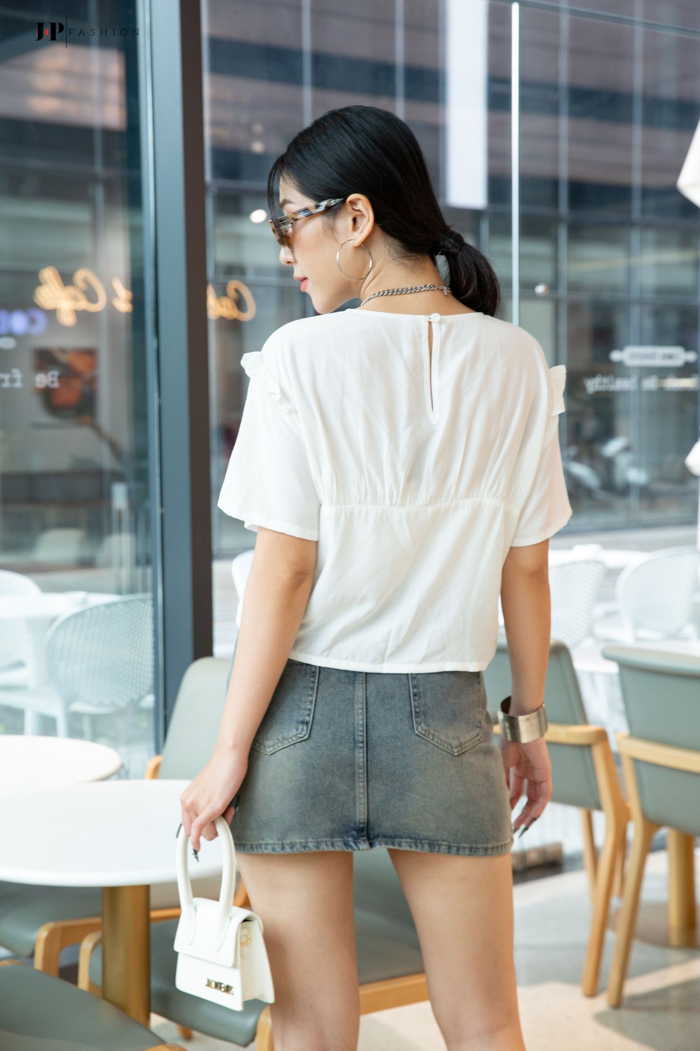 Áo sơ mi kiểu ngắn tay