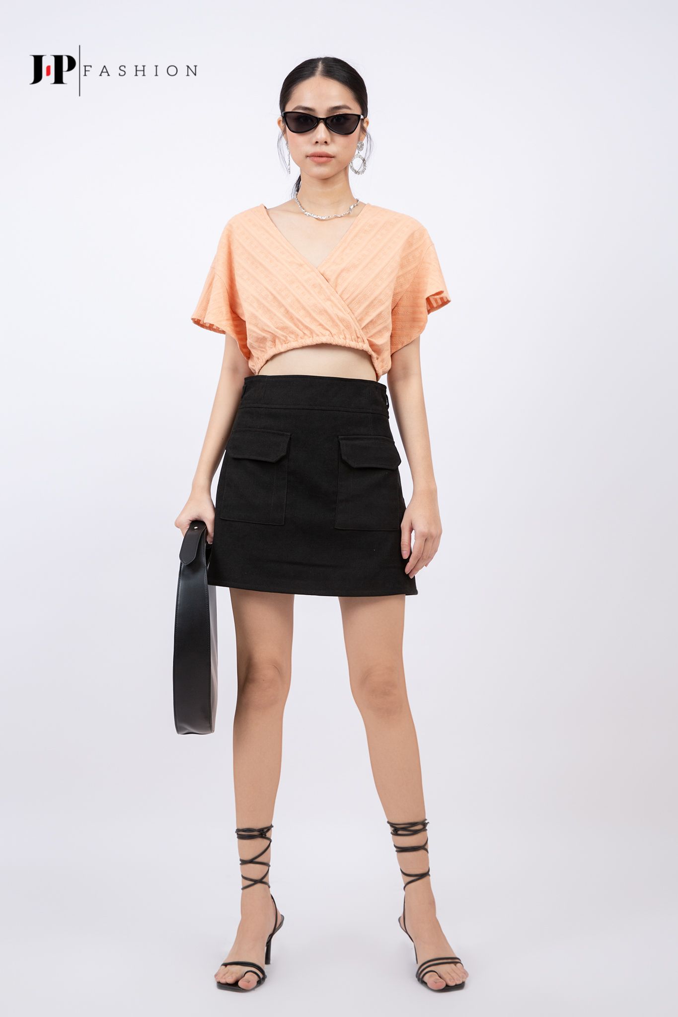 Sơ mi phom croptop