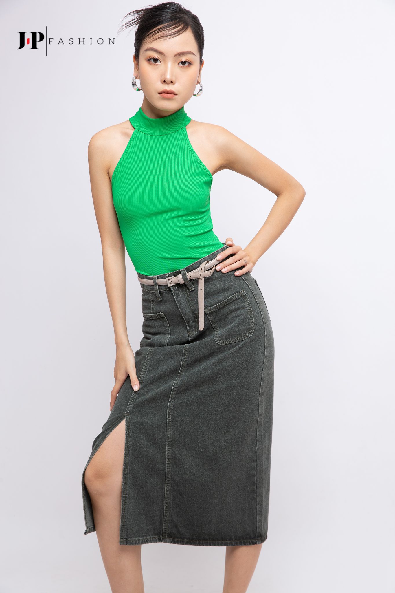 Áo thun cổ yếm 10208139