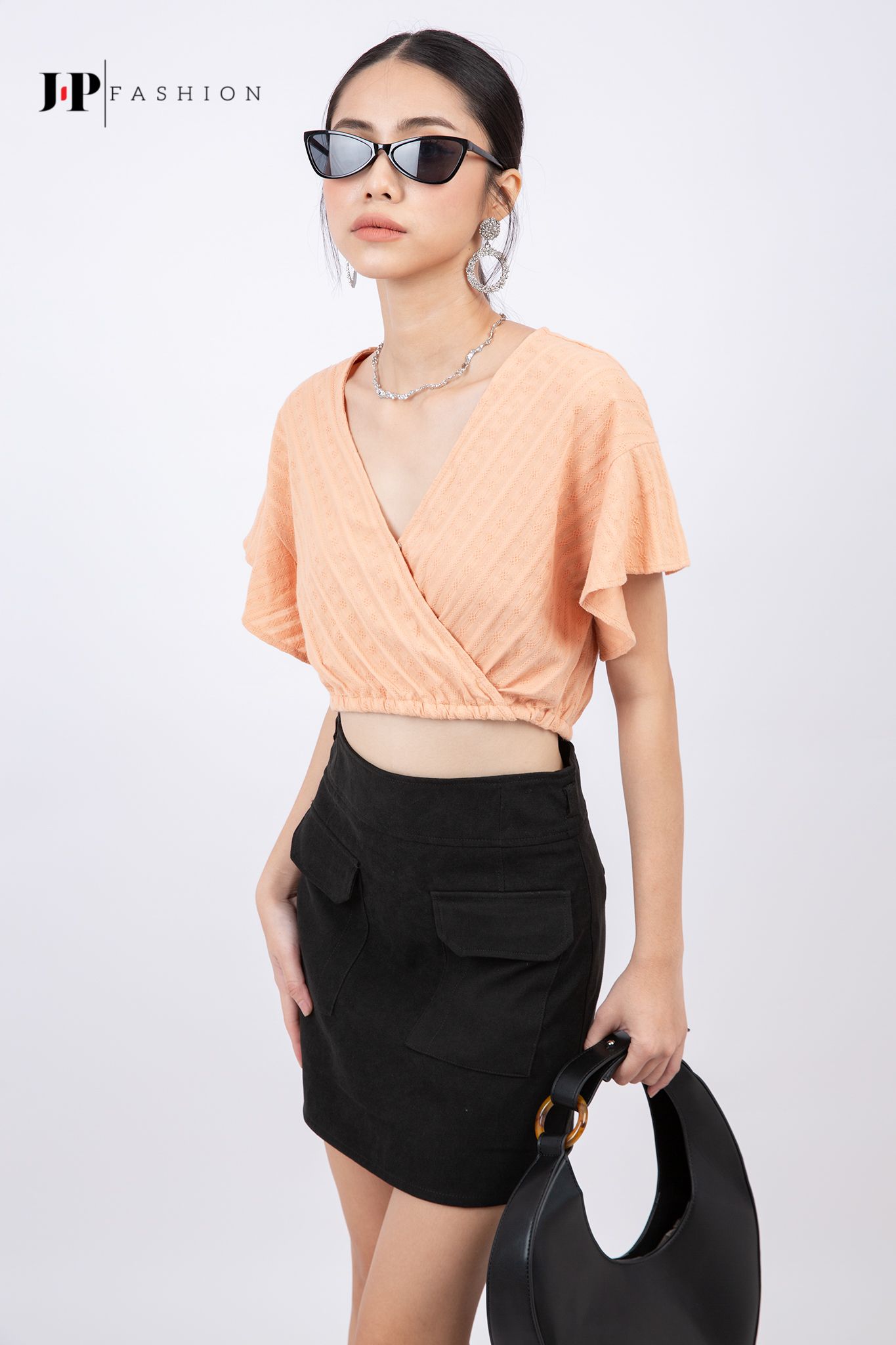 Sơ mi phom croptop
