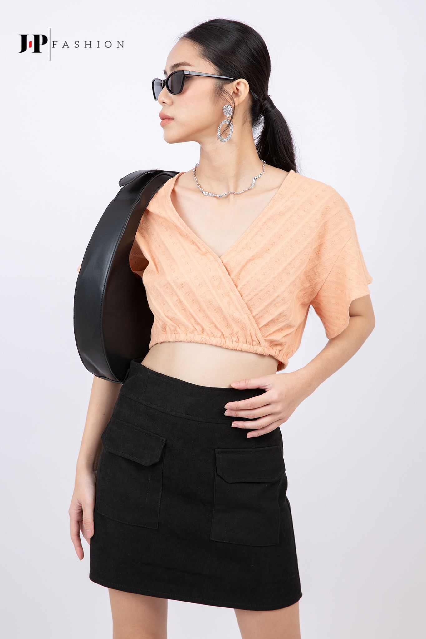 Sơ mi phom croptop