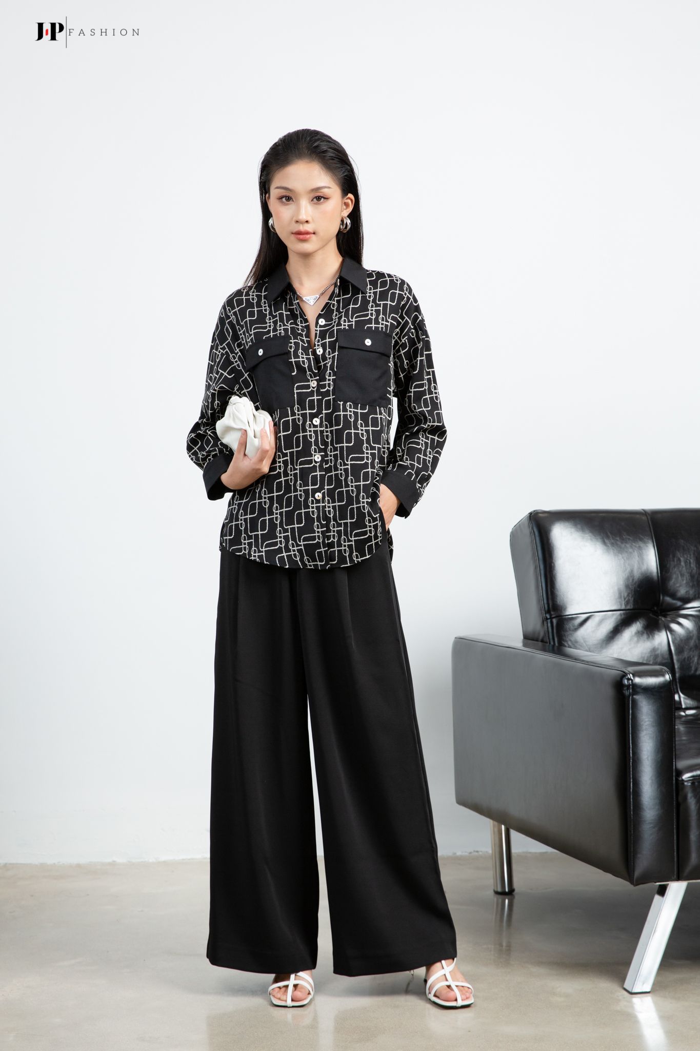 Quần kaki ống rộng