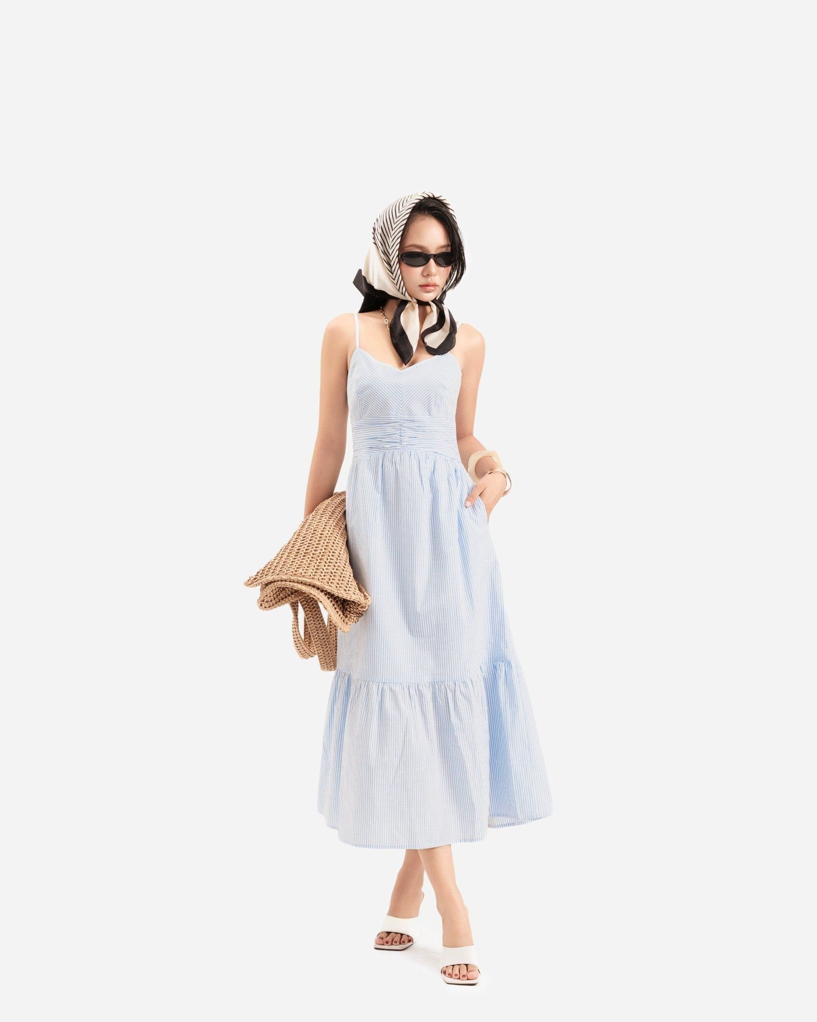 Đầm Kiểu Dây Dáng Dài 11011907